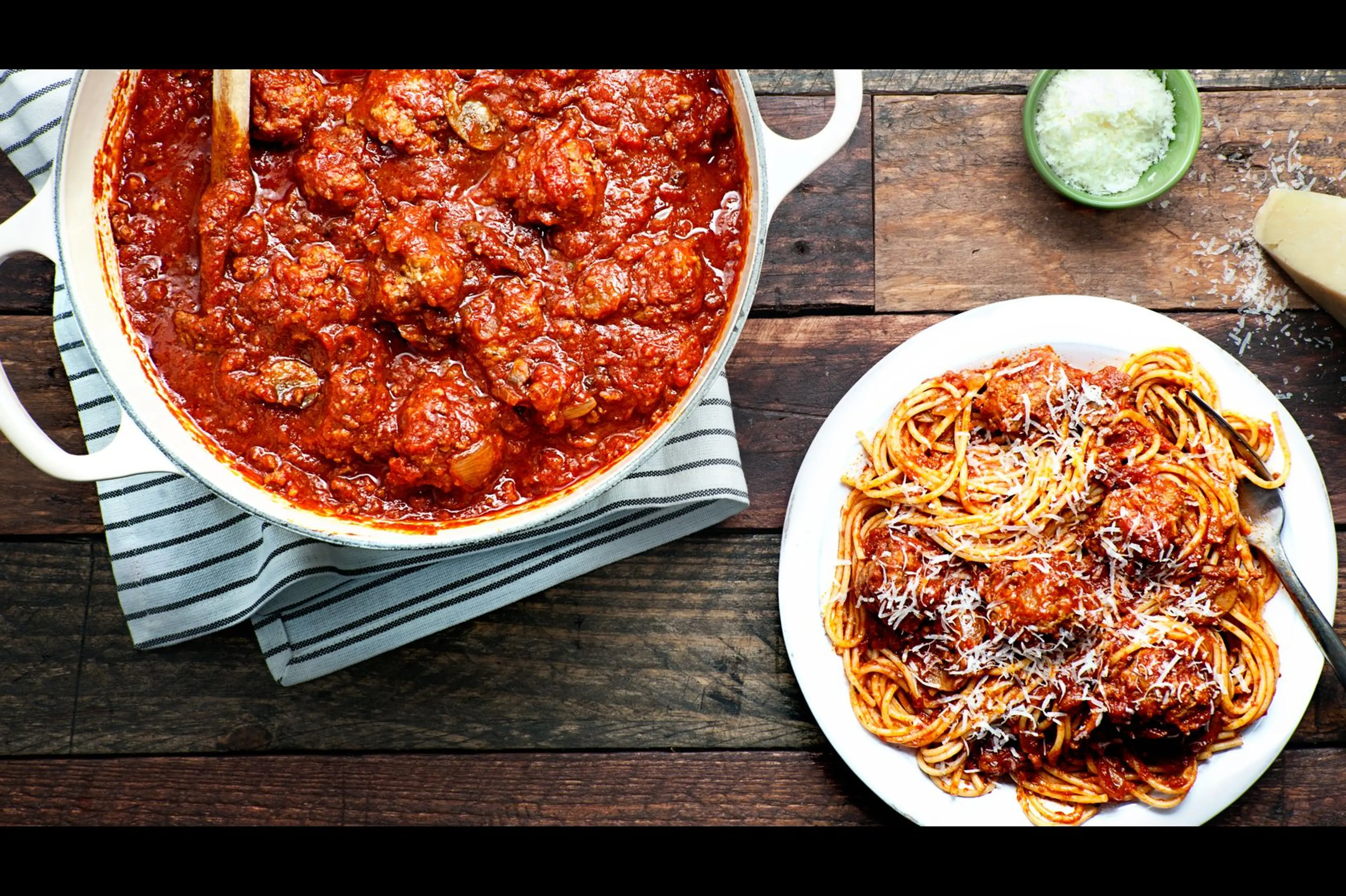 Gramma Pandolfi's Pasta Sauce with Meatballs