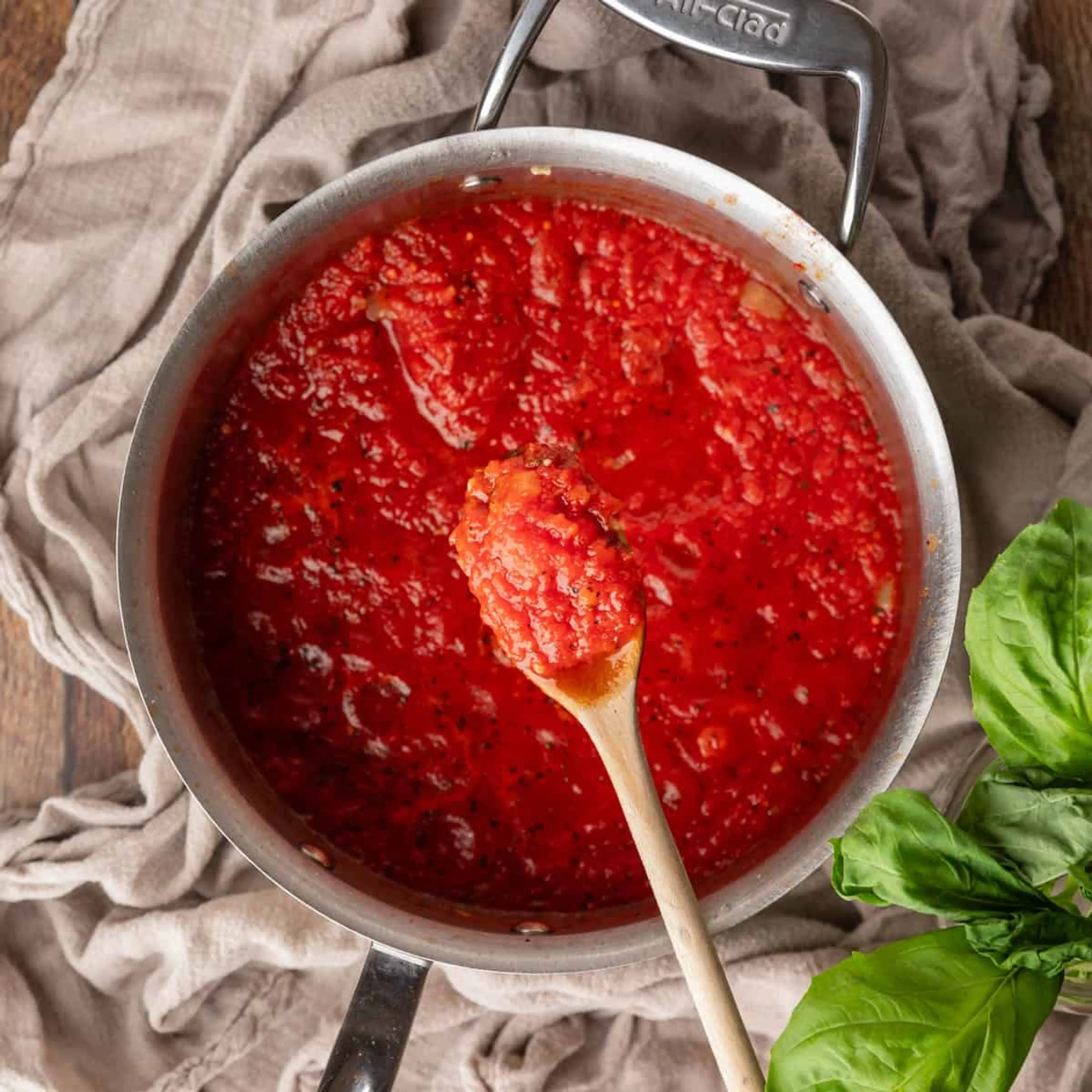 Quick and Easy Marinara Sauce