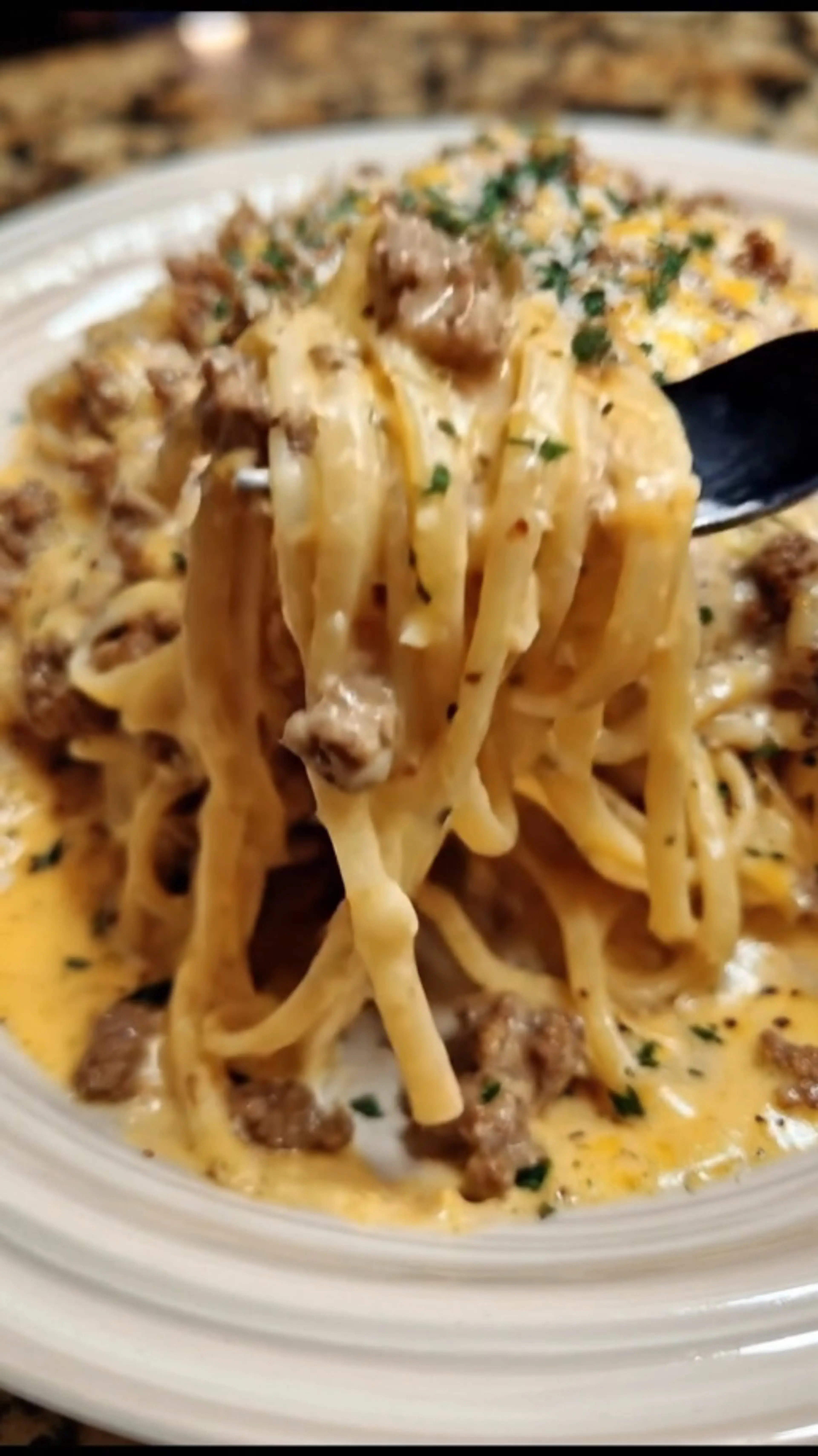 Garlic Butter Beef Linguine in Cheesy Alfredo Sauce