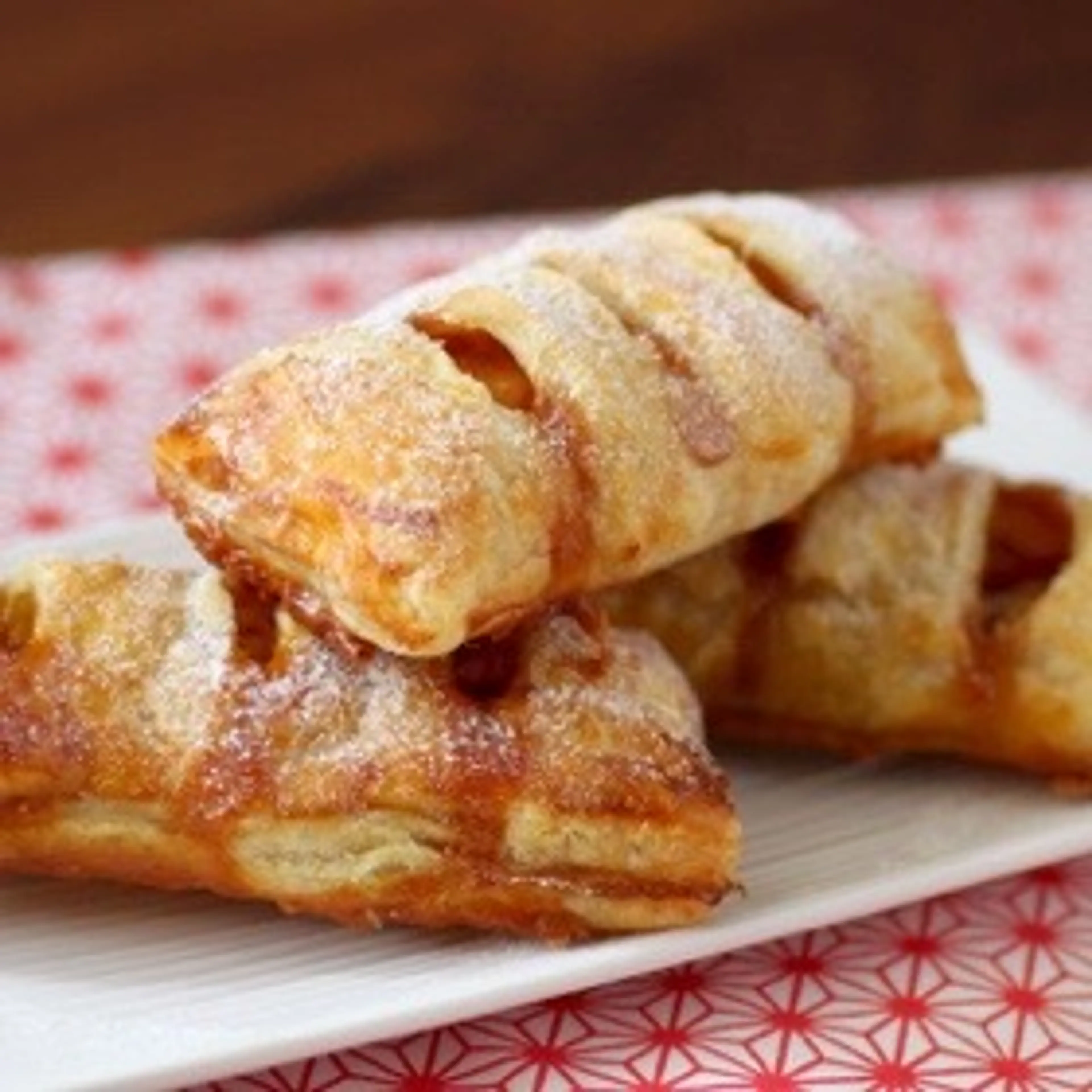 FEUILLETÉS AUX POMMES ET CARAMEL AU BEURRE SALÉ