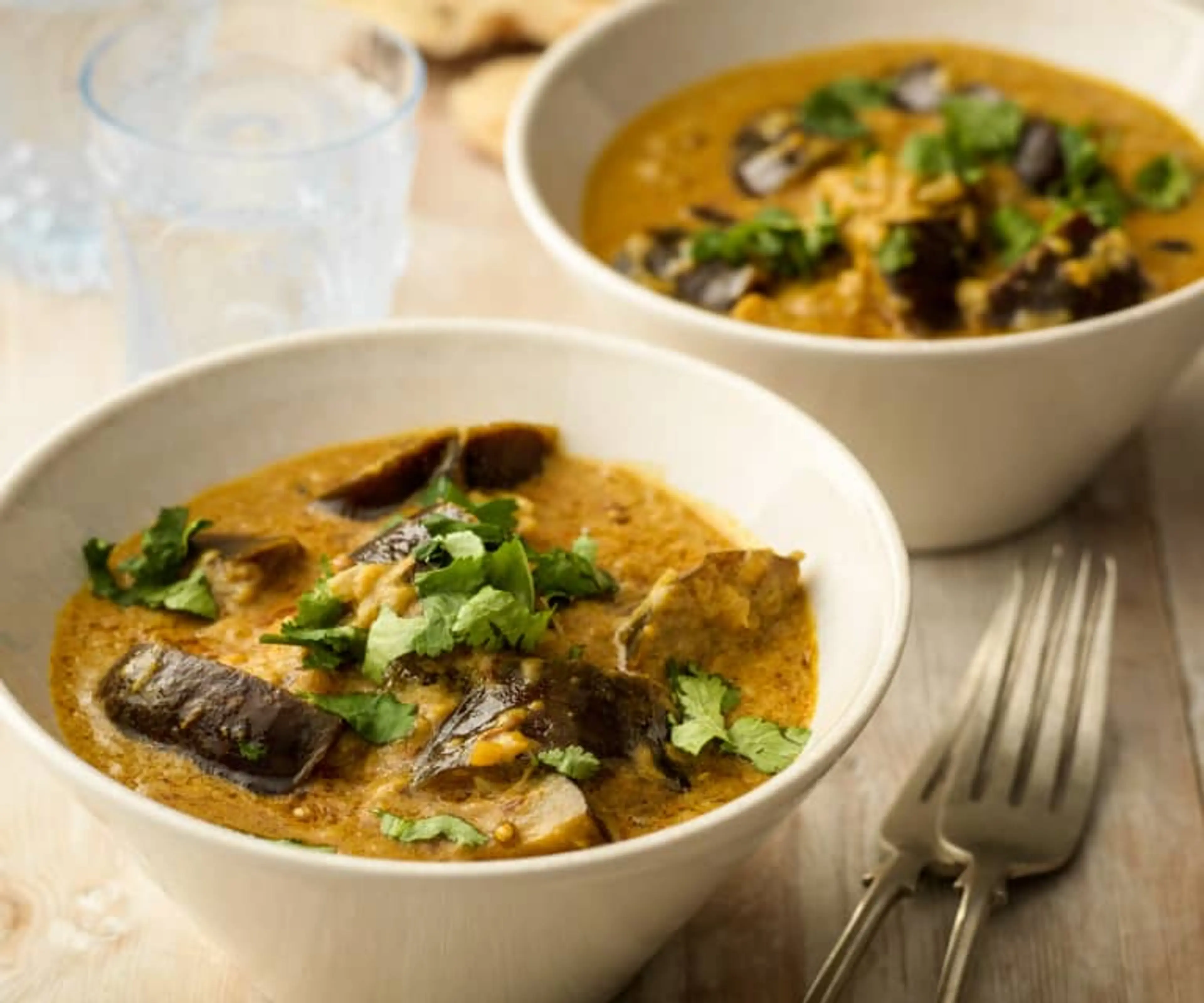 Auberginen-Kokos-Erdnuss-Curry