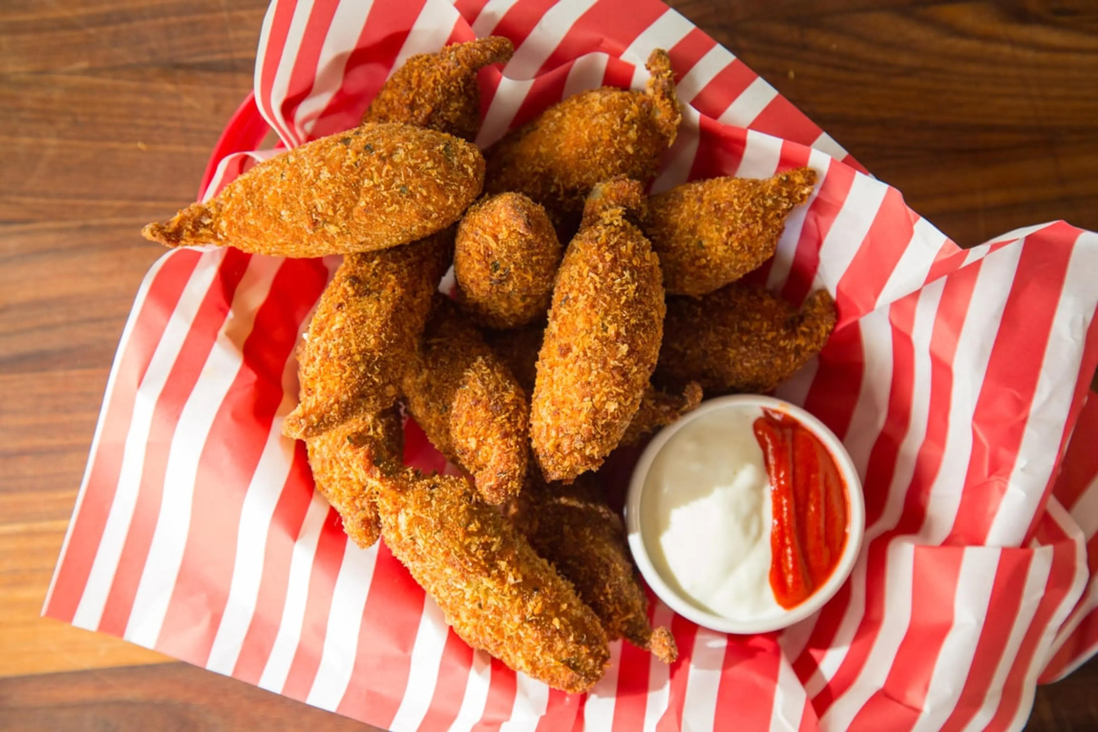 Crispy, Gooey Homemade Jalapeño Poppers