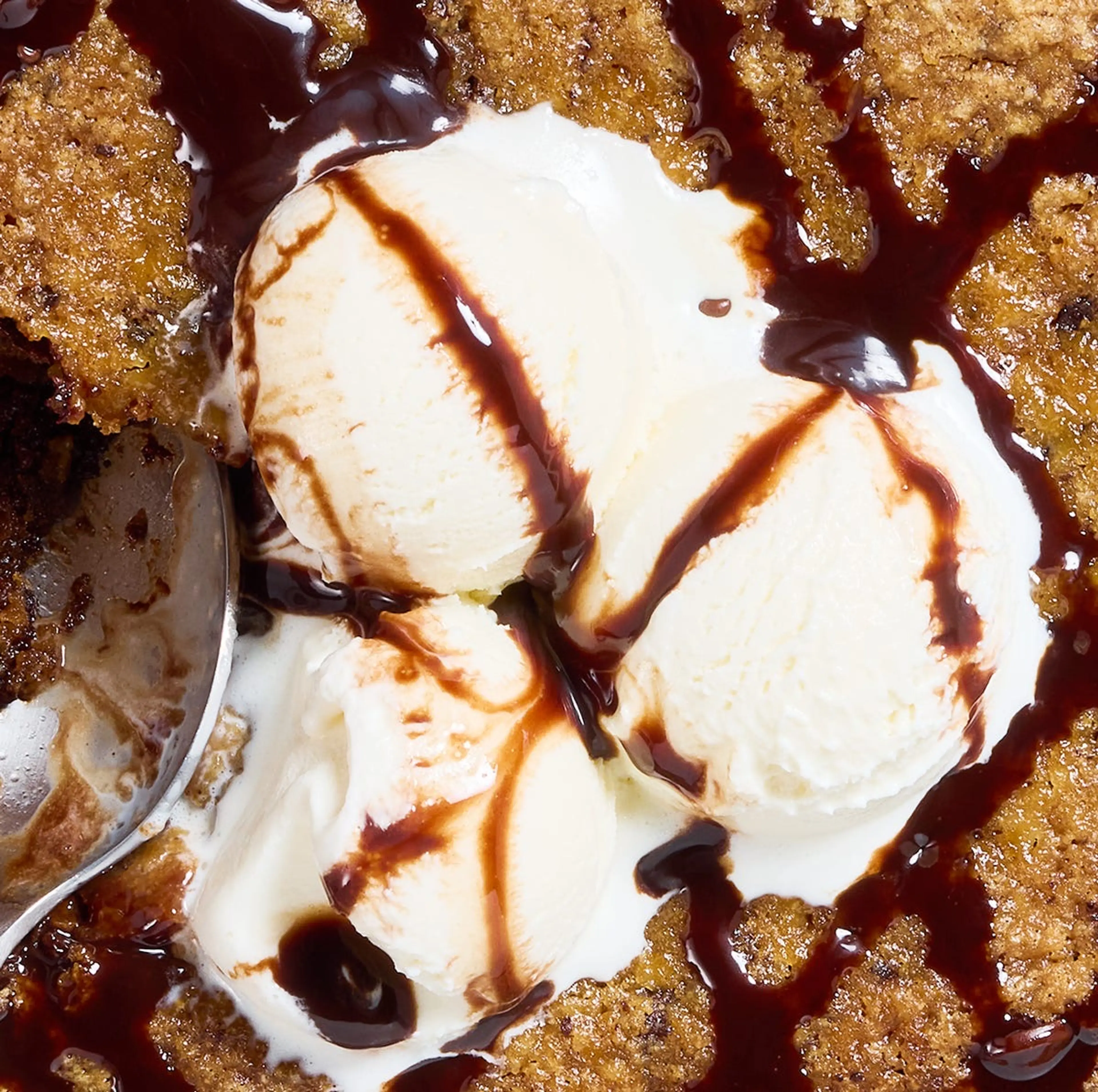 Slow-Cooker Chocolate Chip Cookie