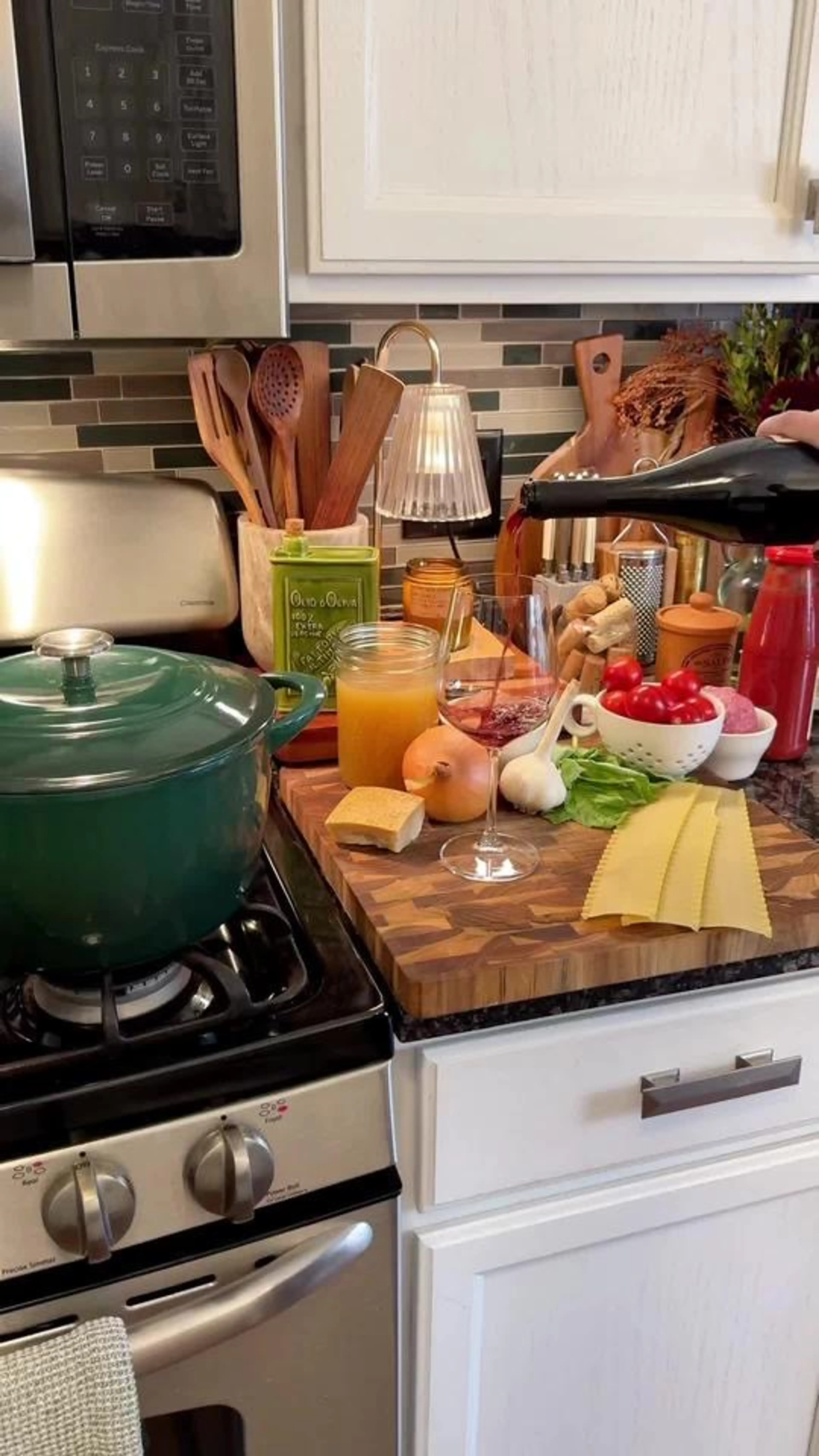 Lasagna Soup Using the @tramontina Usa 7qt Enameled Cast Iro
