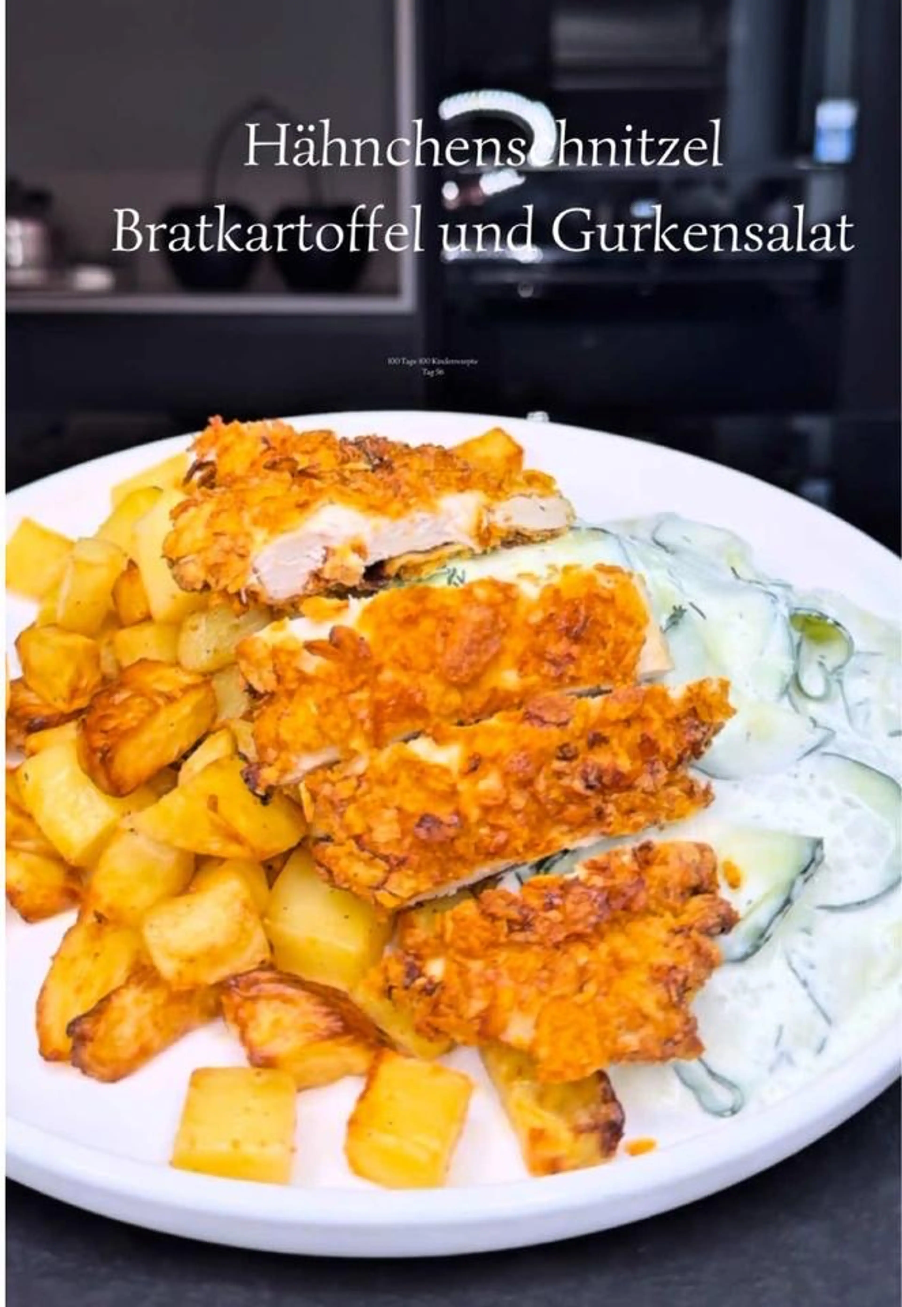 Hähnchenschnitzel Mit Backkartoffel Und Gurkensalat