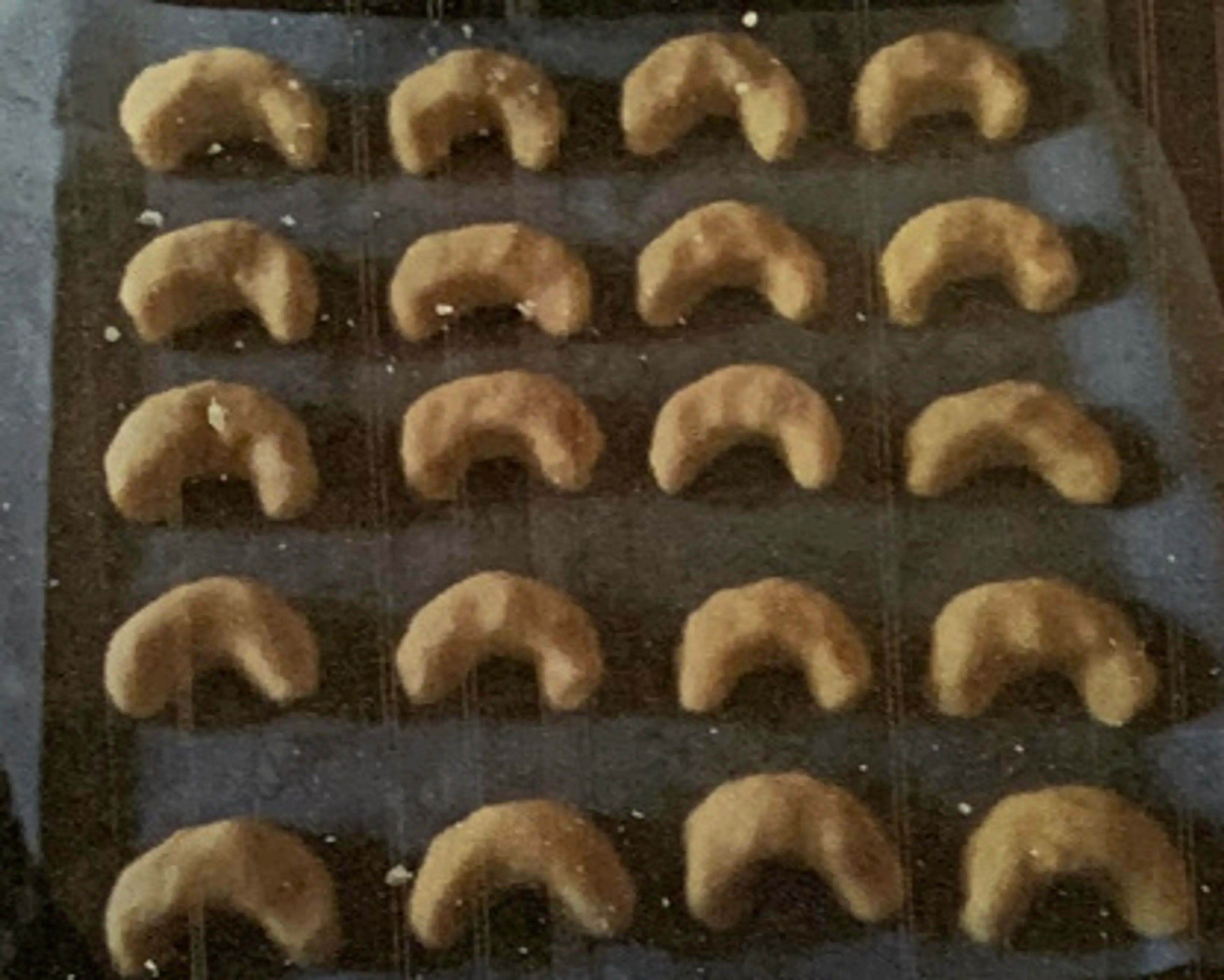 ALMOND CRESCENTS