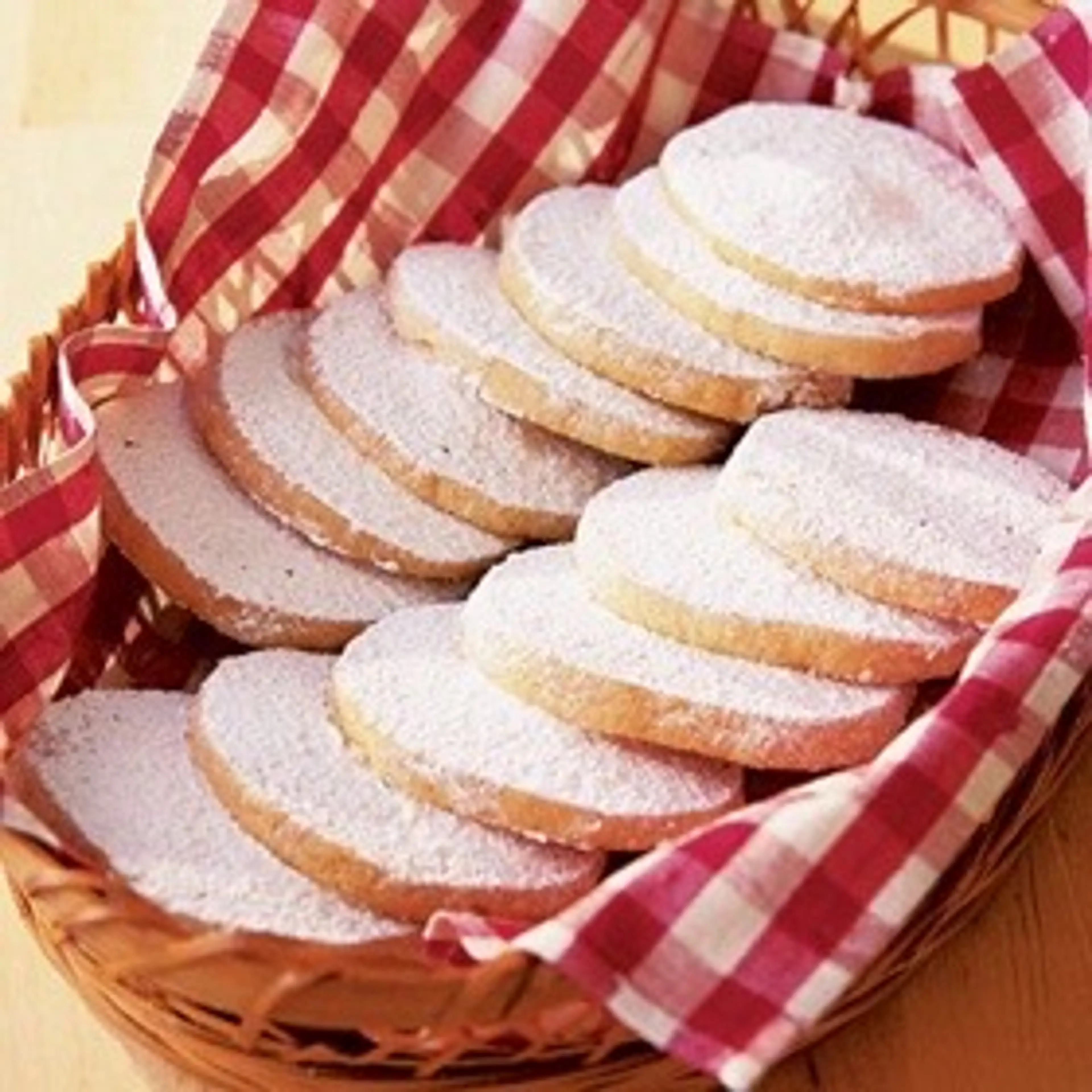 Sugar-Dusted Vanilla Shortbread
