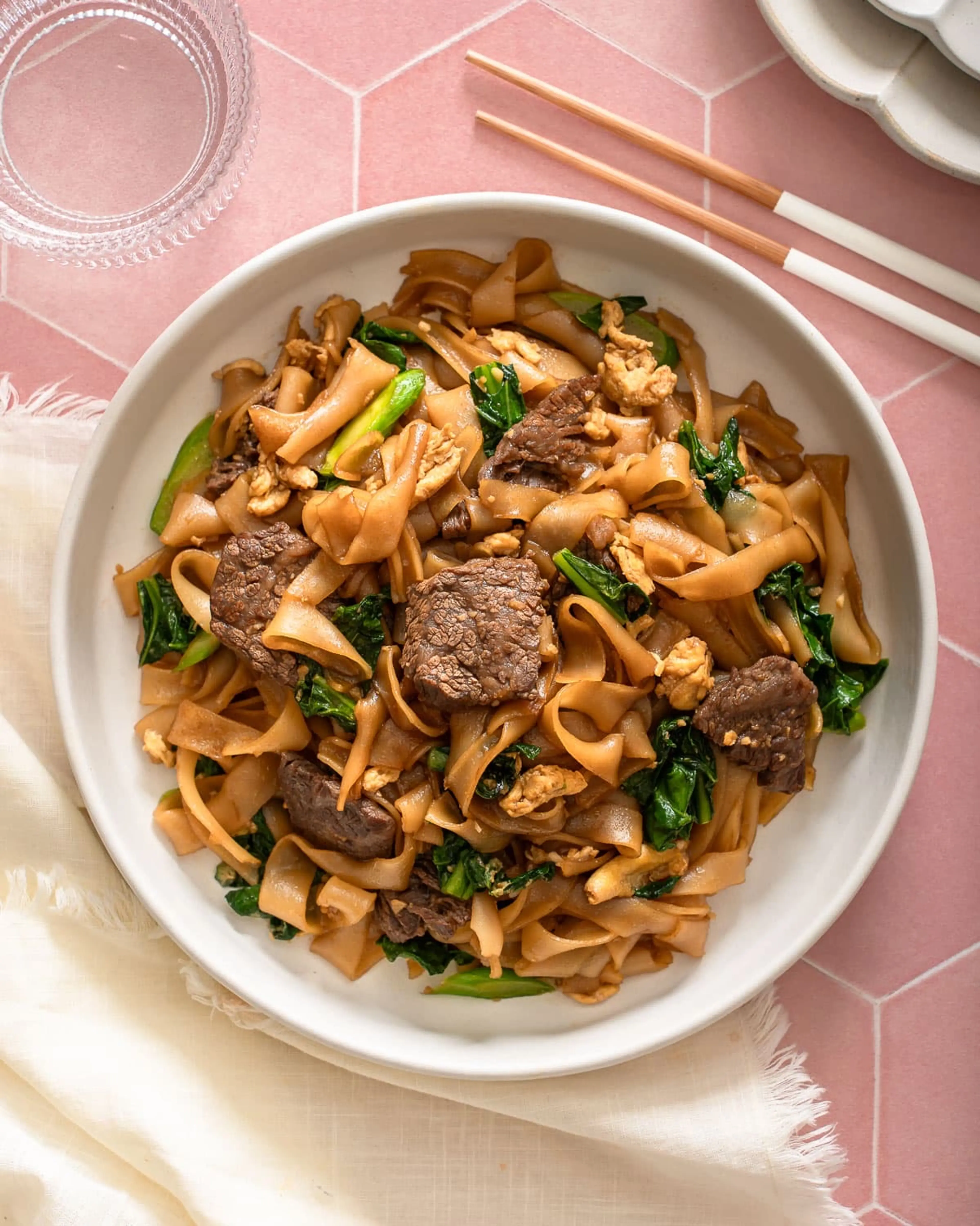 Pad See Ew (Thai Stir Fried Noodles)