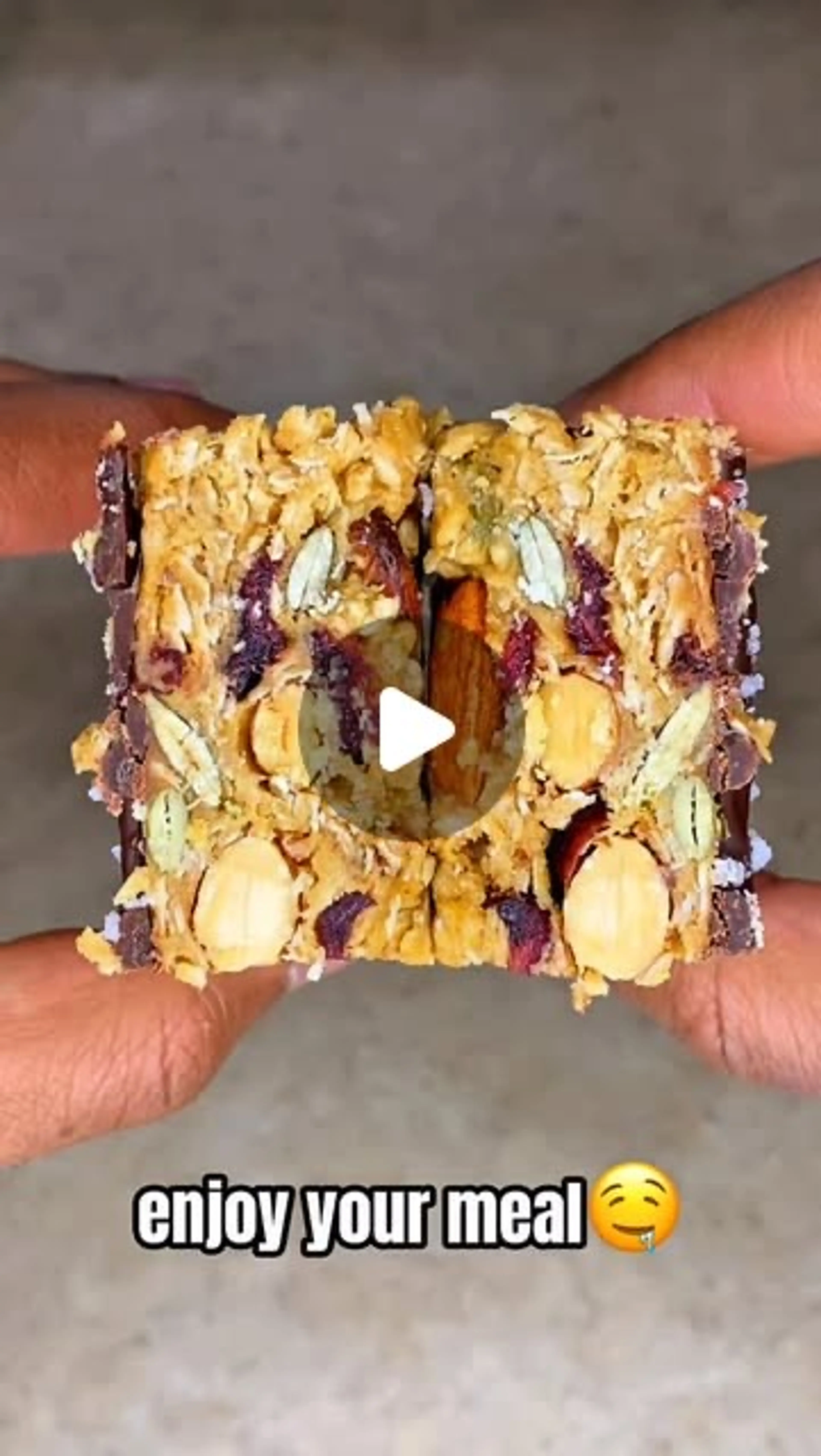 Luxury in a Bite: Chewy Chocolate Granola Bars