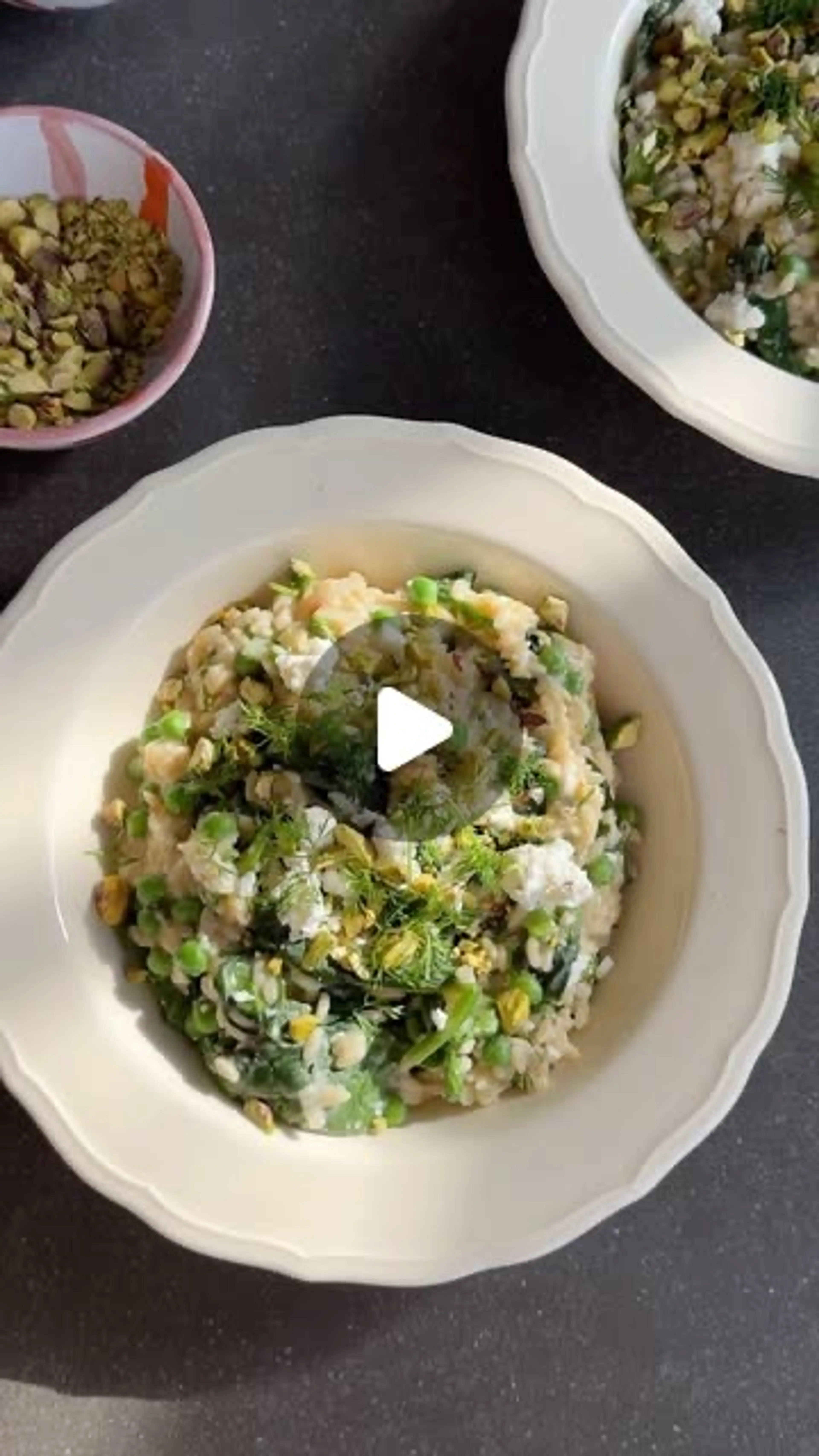 Romige Eenpans Orzo Verde Met Spinazie, Erwtjes, Feta, Dille