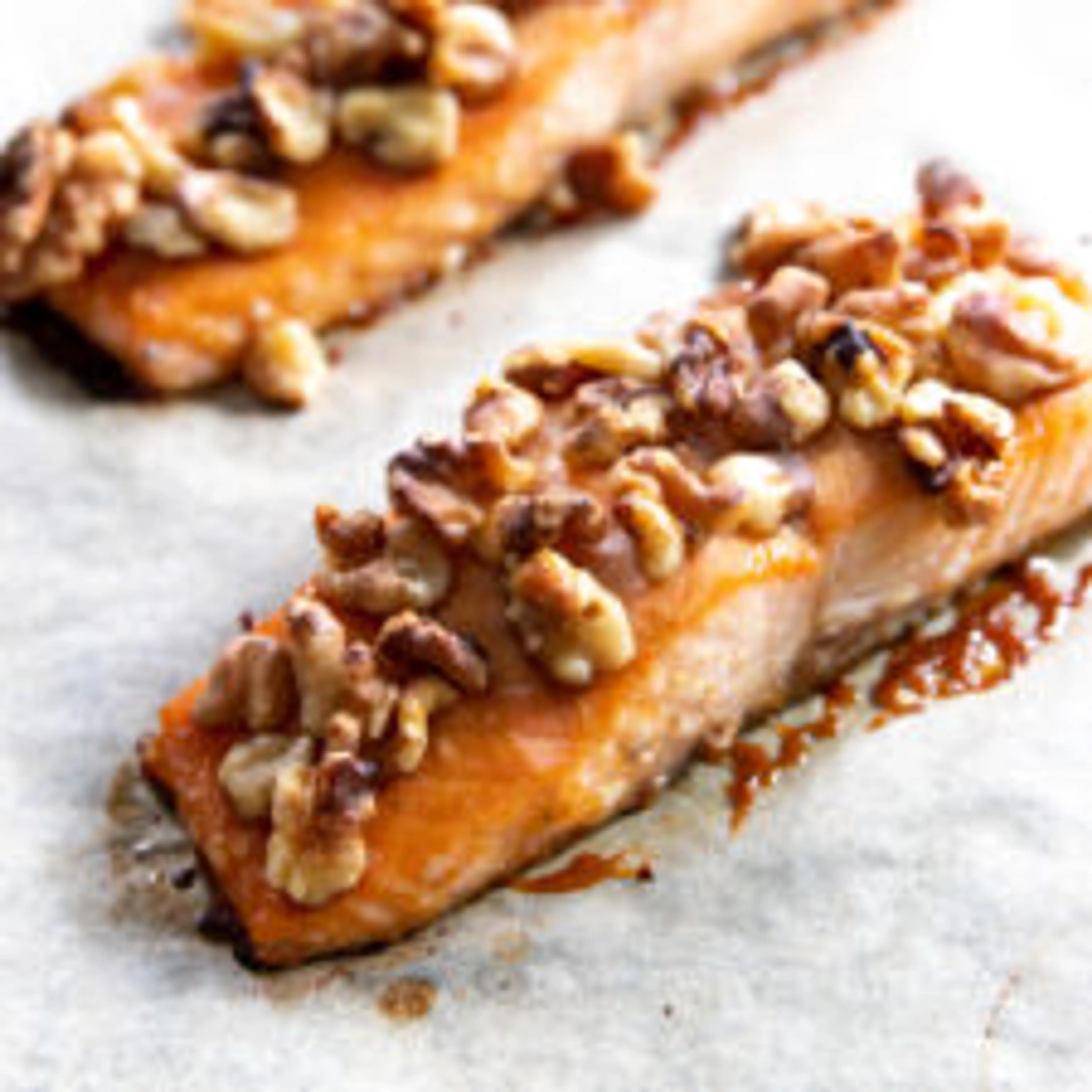 Low FODMAP Walnut Crusted Salmon