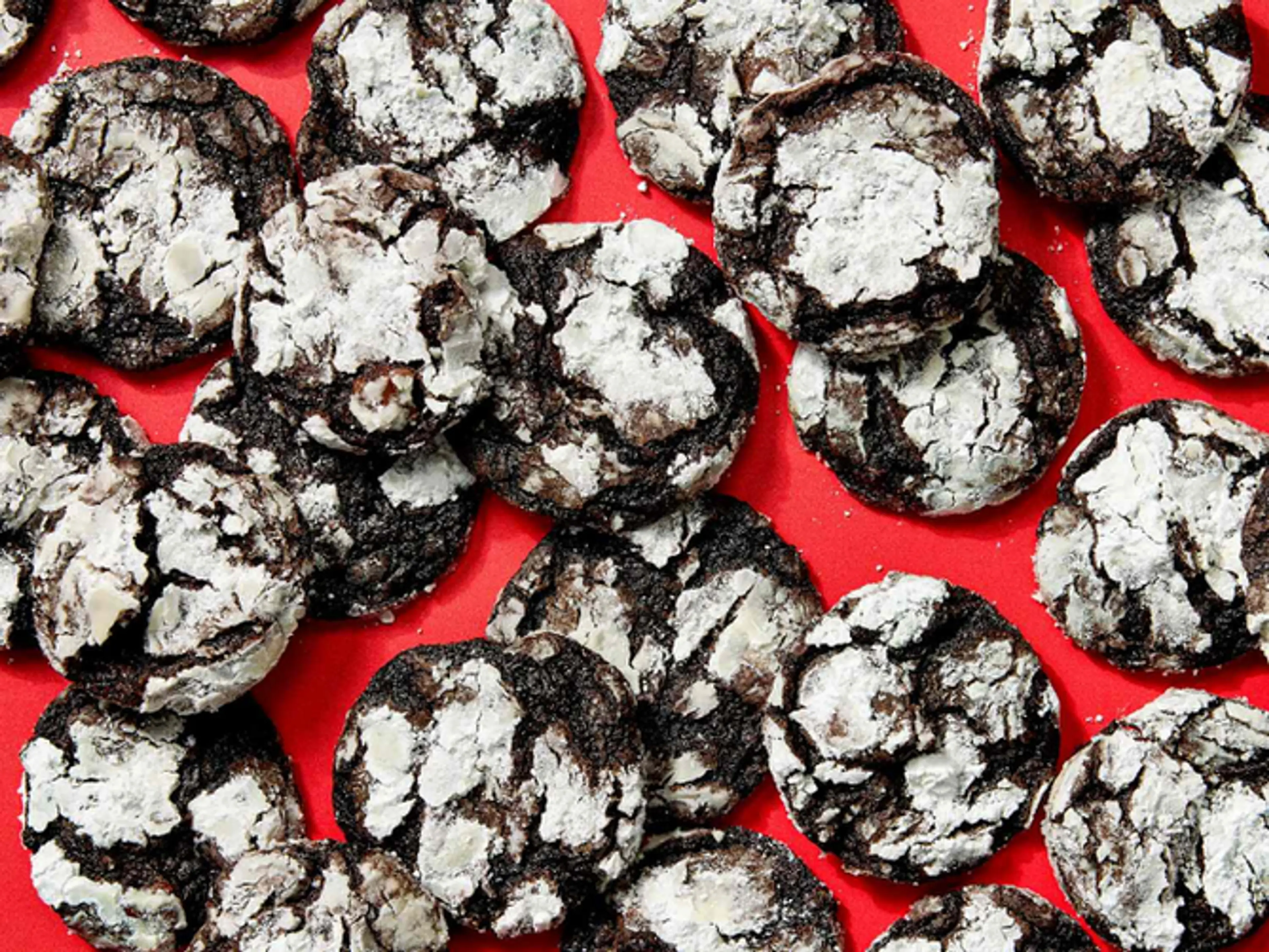 4-Ingredient Chocolate Crinkle Cookies
