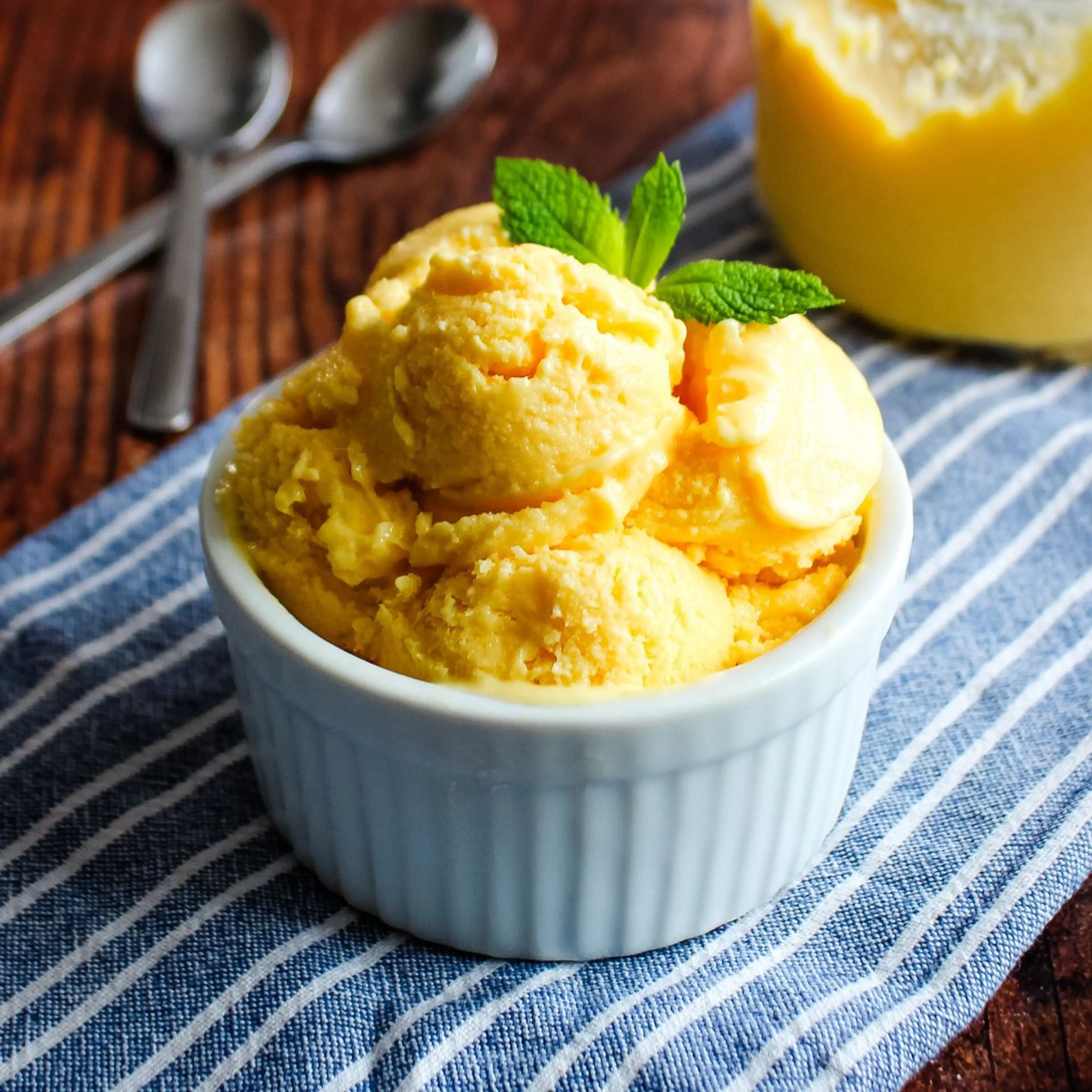 Mango Frozen Yogurt (Sugar-Free)