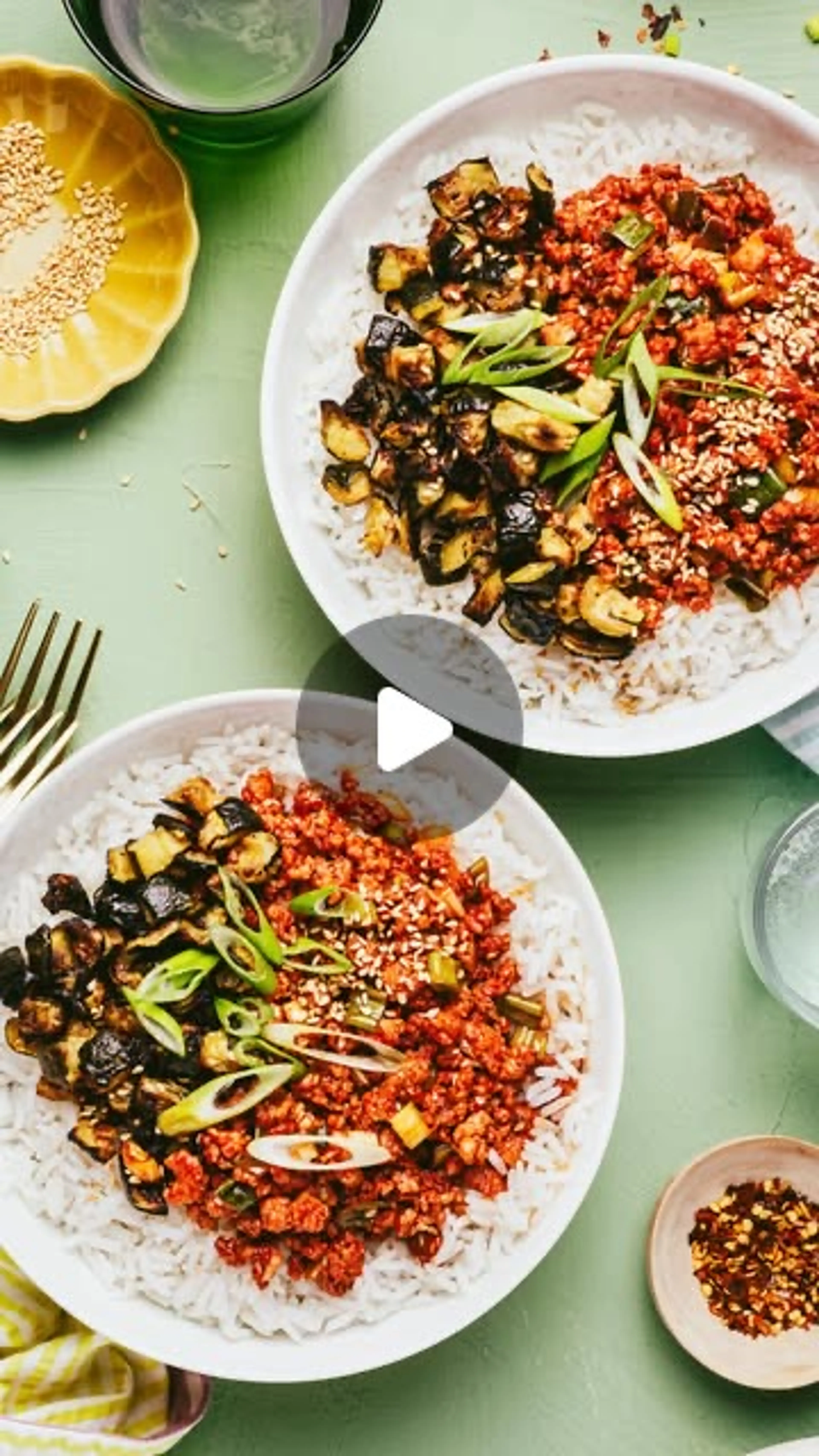 Garlic Sesame Chicken Zucchini Bowls⁣