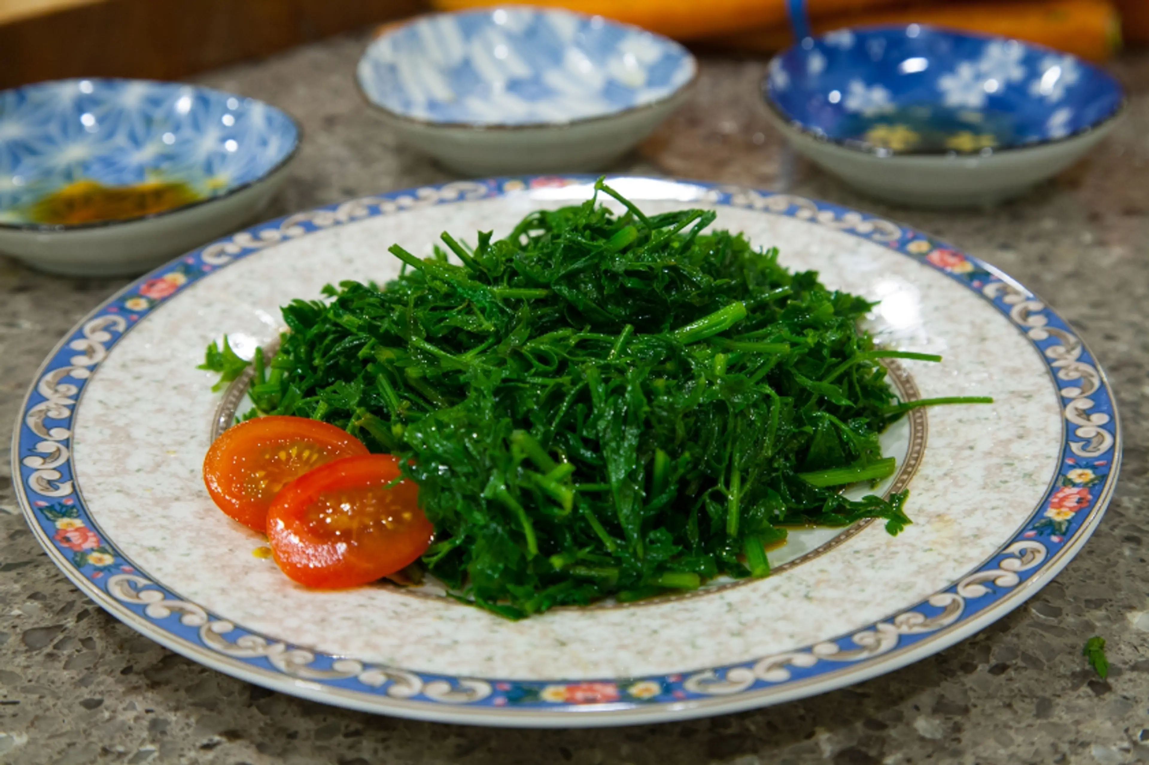 How to Cook and Eat Carrot Tops/Greens/Leaves – Easy Recipe