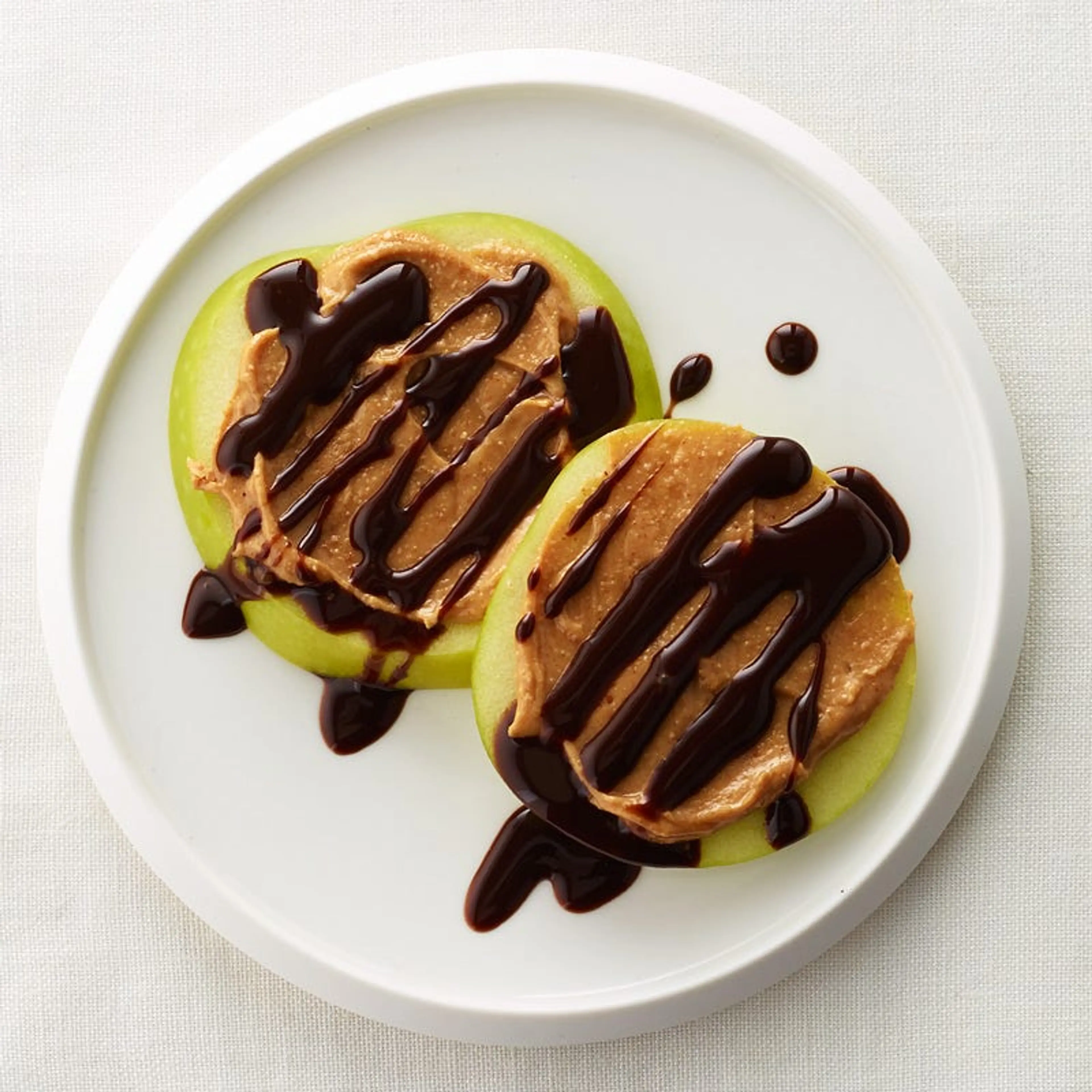 Apple Slices with Chocolate & Peanut Butter - WW