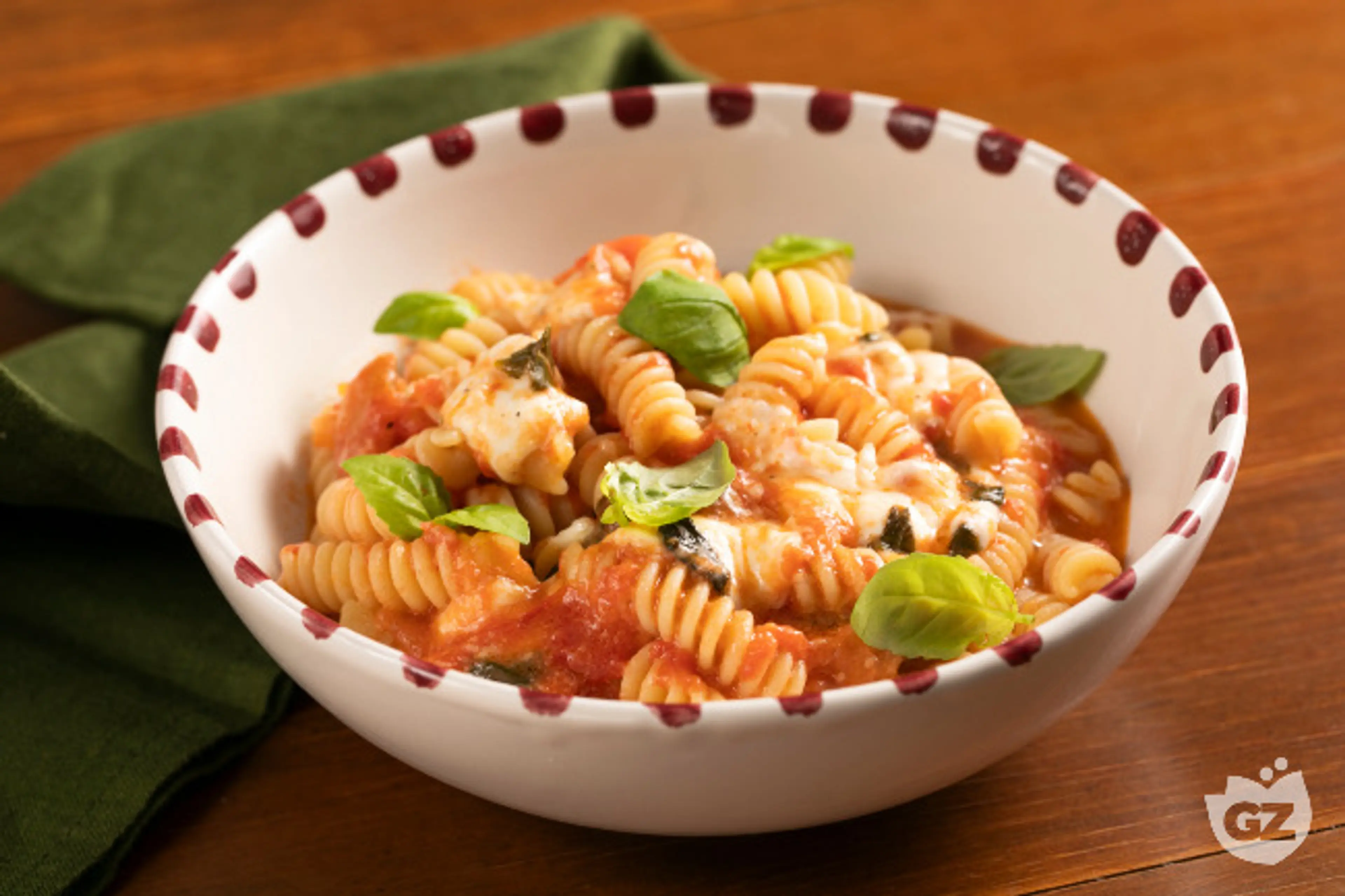 Pasta pomodoro e mozzarella