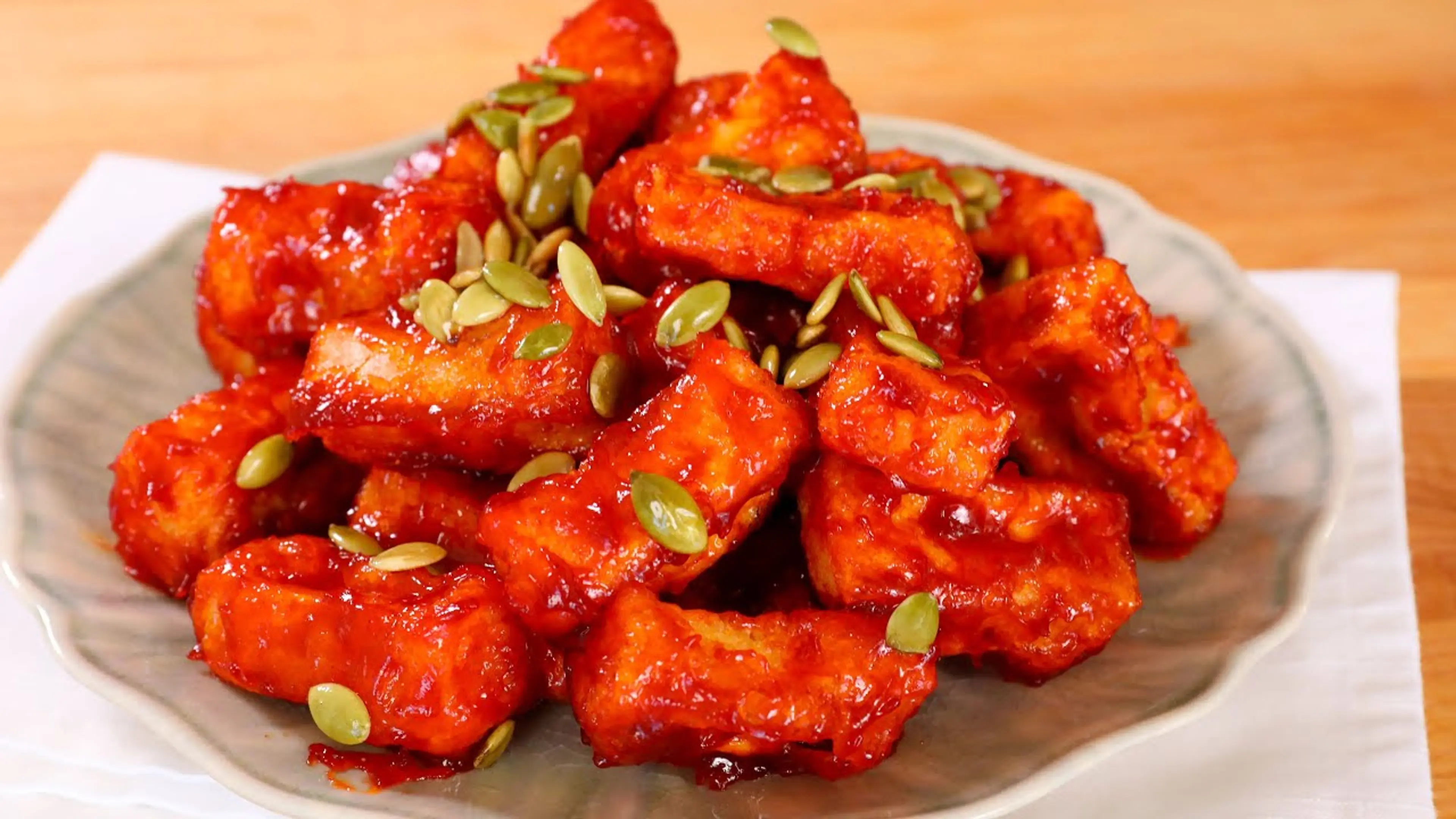 Sweet and Crunchy Tofu (Dubu-gangjeong: 두부강정)