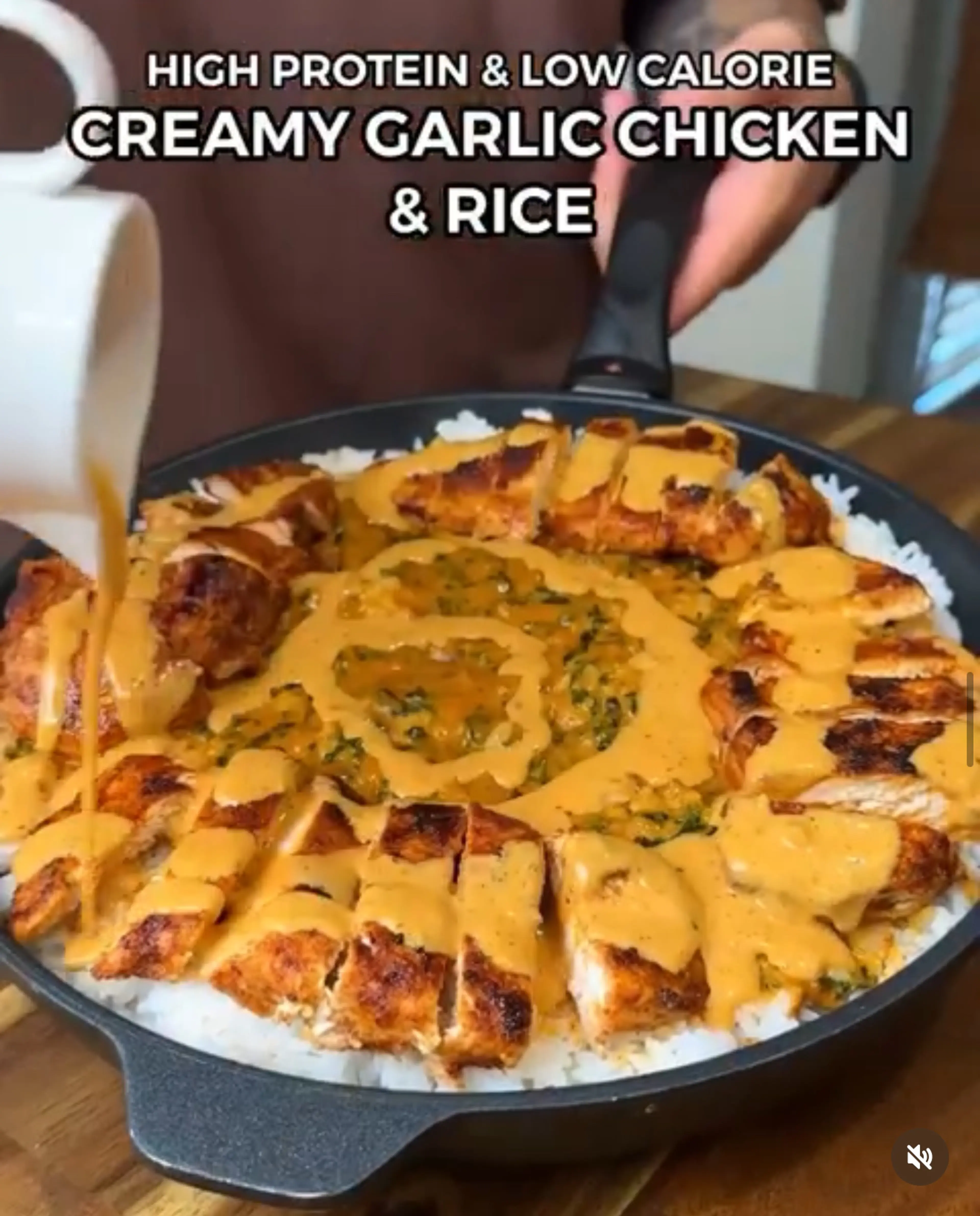 Easy Creamy Garlic Chicken & Rice