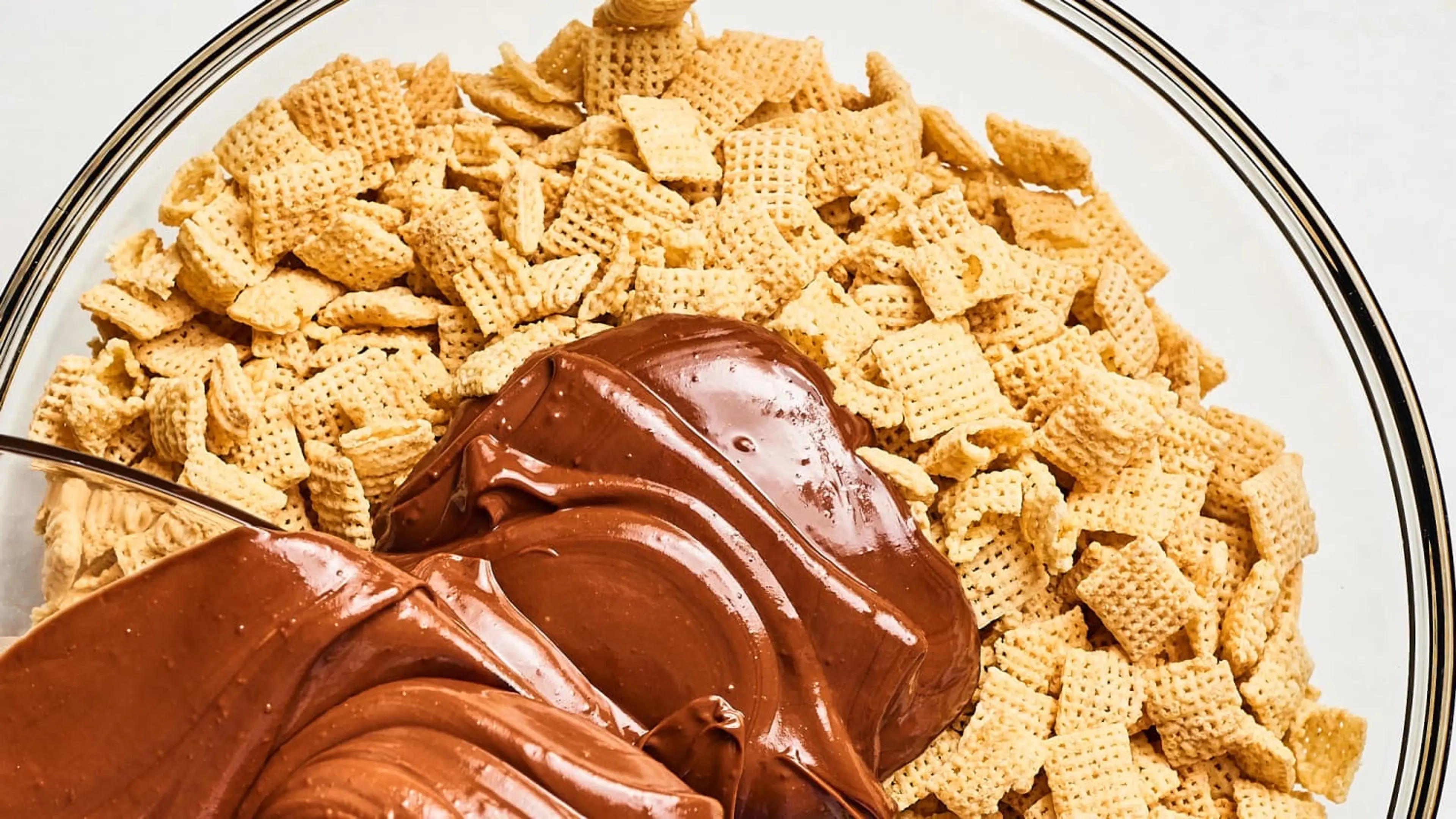 How To Make Puppy Chow (or Muddy Buddies)