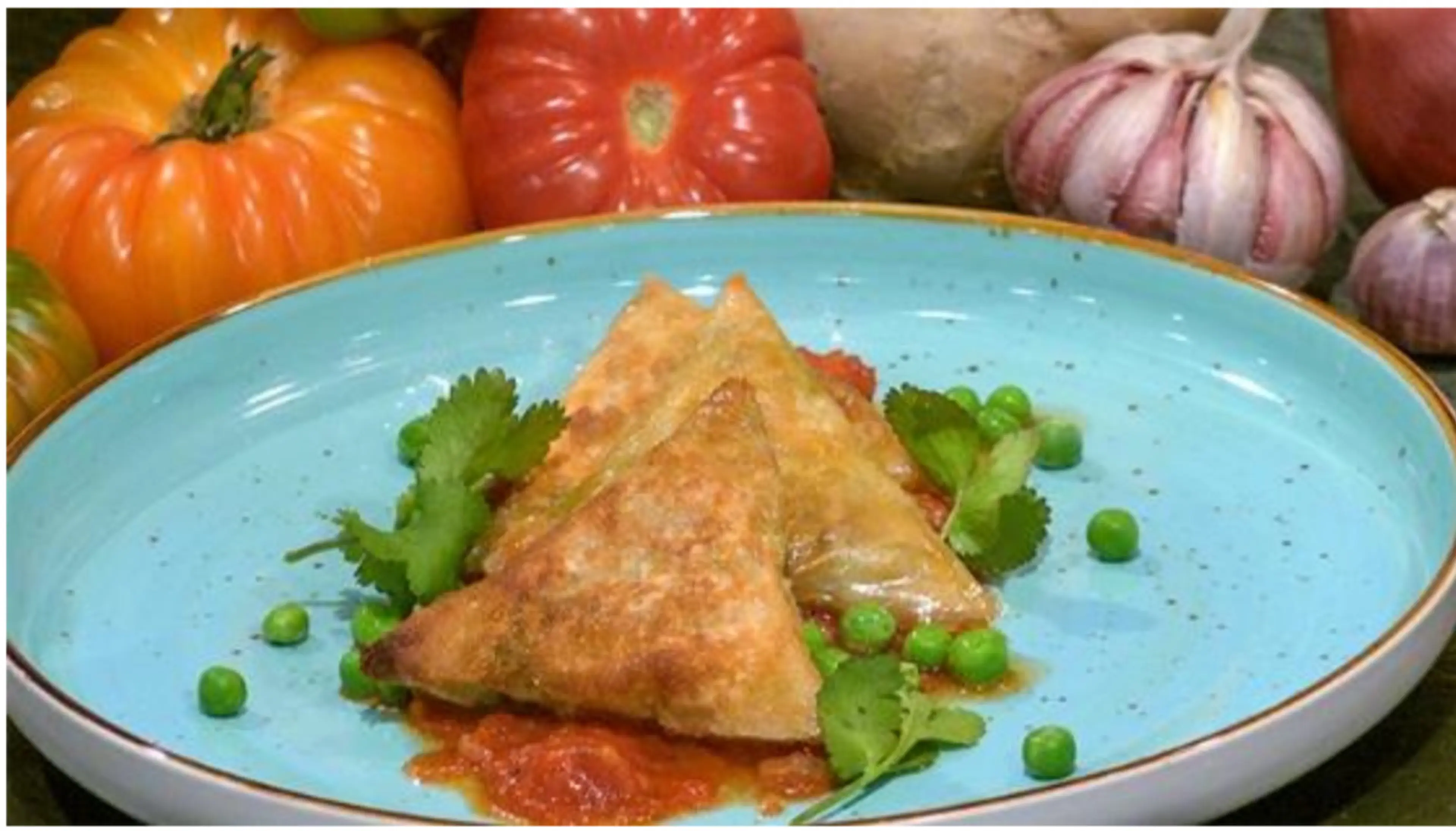 Südafrikanische Samosas mit zweierlei Füllung und Tomaten-Ch