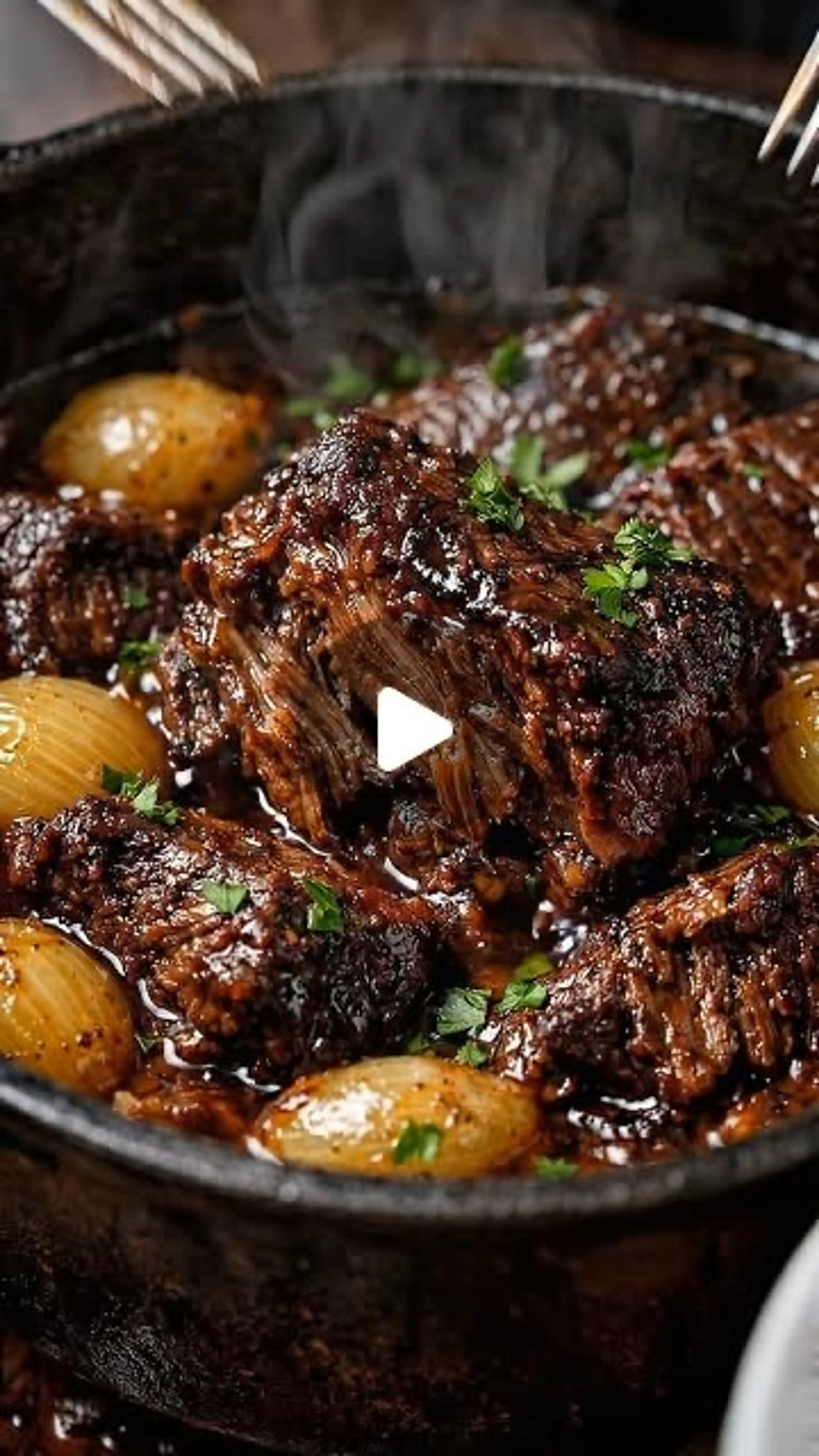 Slow-braised Pot Roast with Pearl Onions