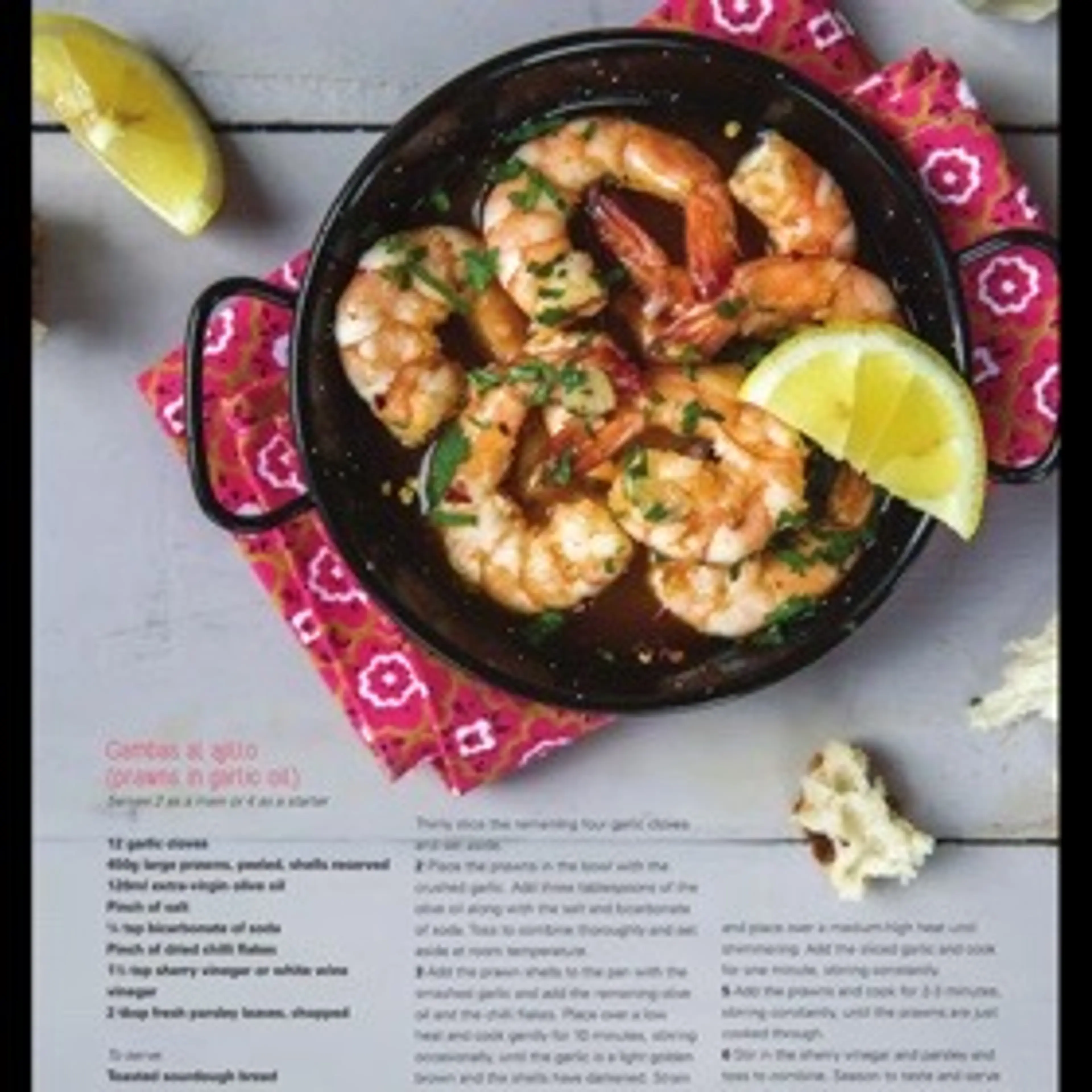 Gambas al Ajjillo (prawns in garlic oil)