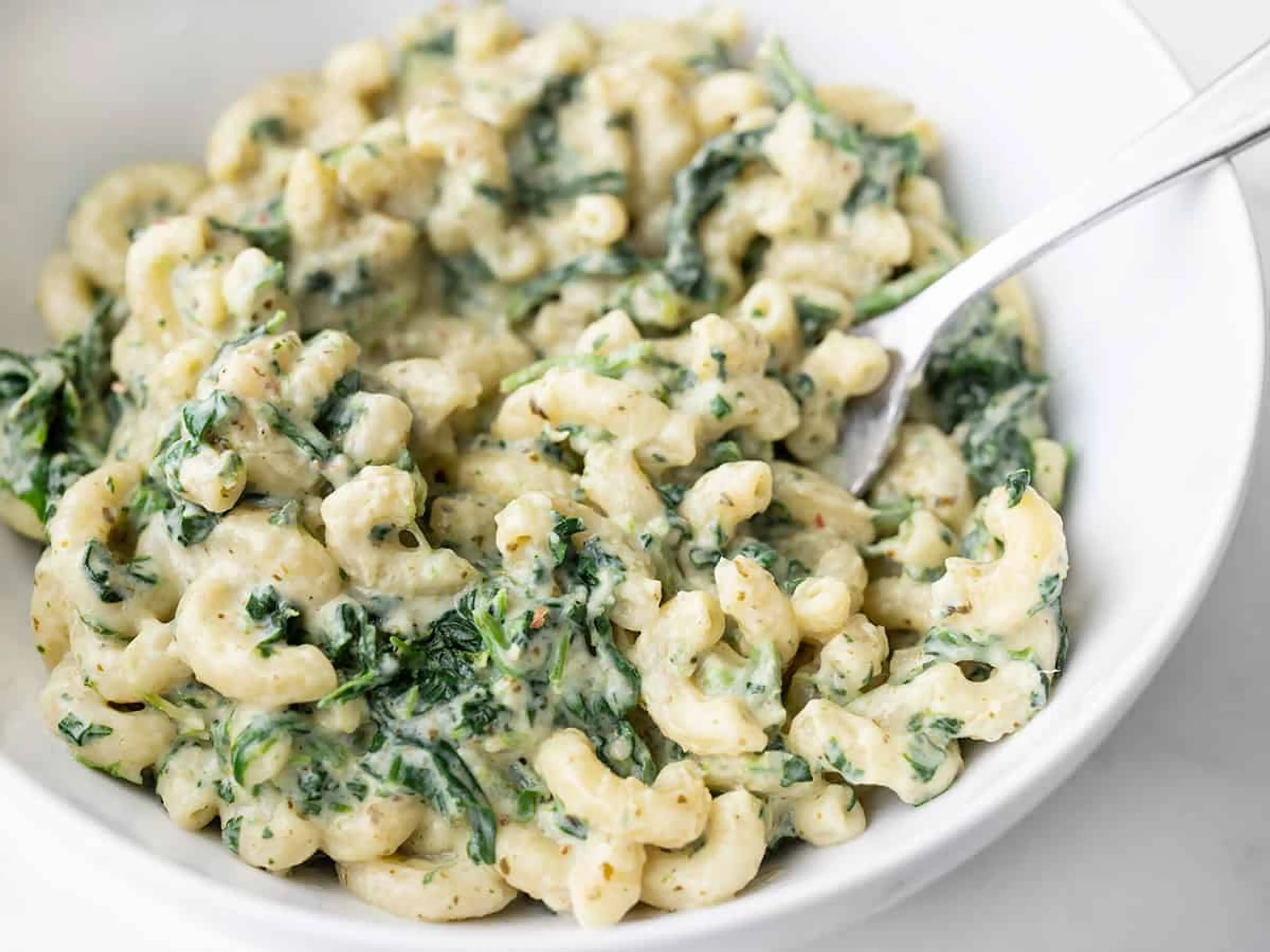 Creamy Pesto Spinach Mac and Cheese
