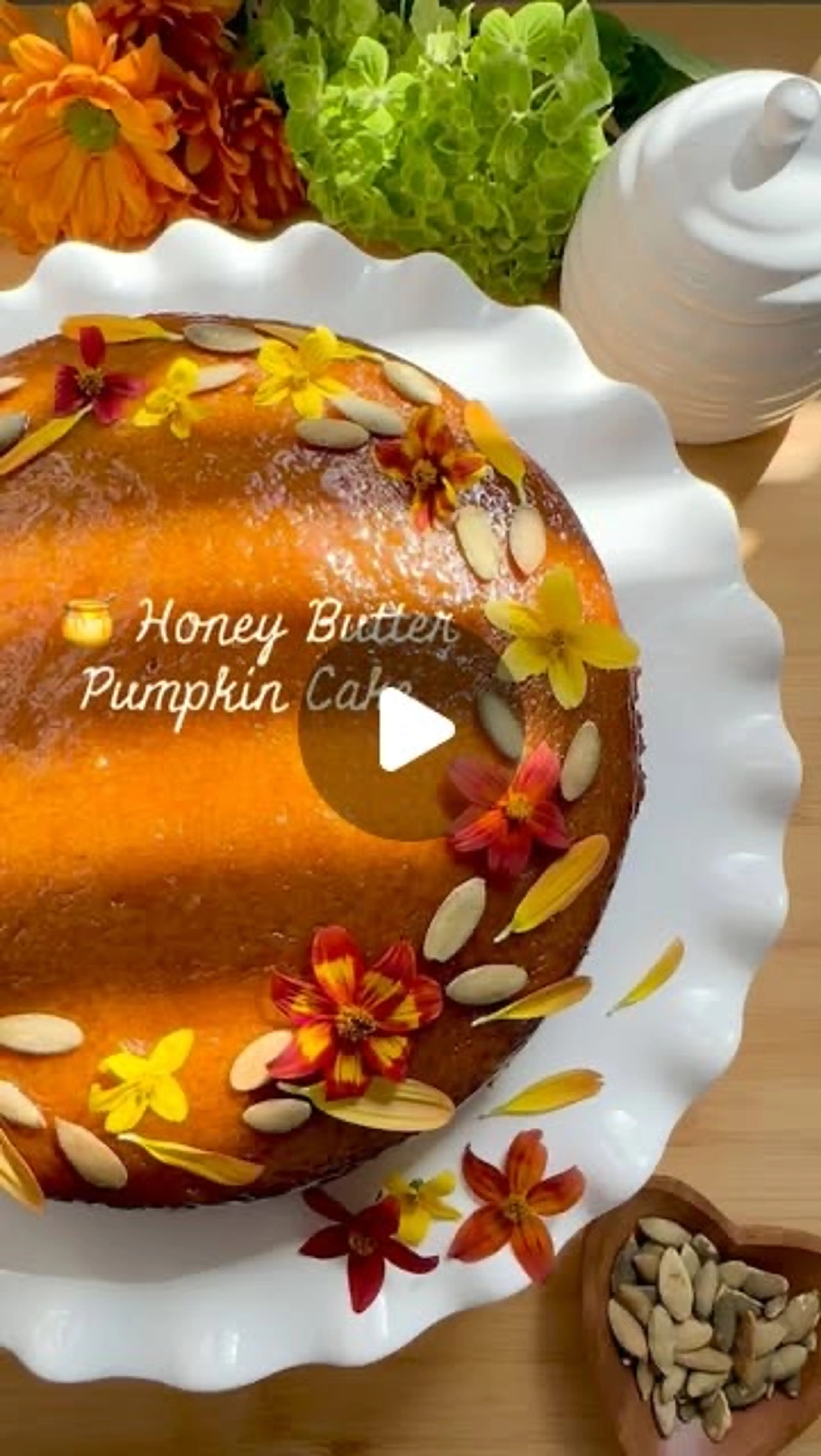 This Easy, Perfectly Spiced, Soft Pumpkin Cake, with a Touch