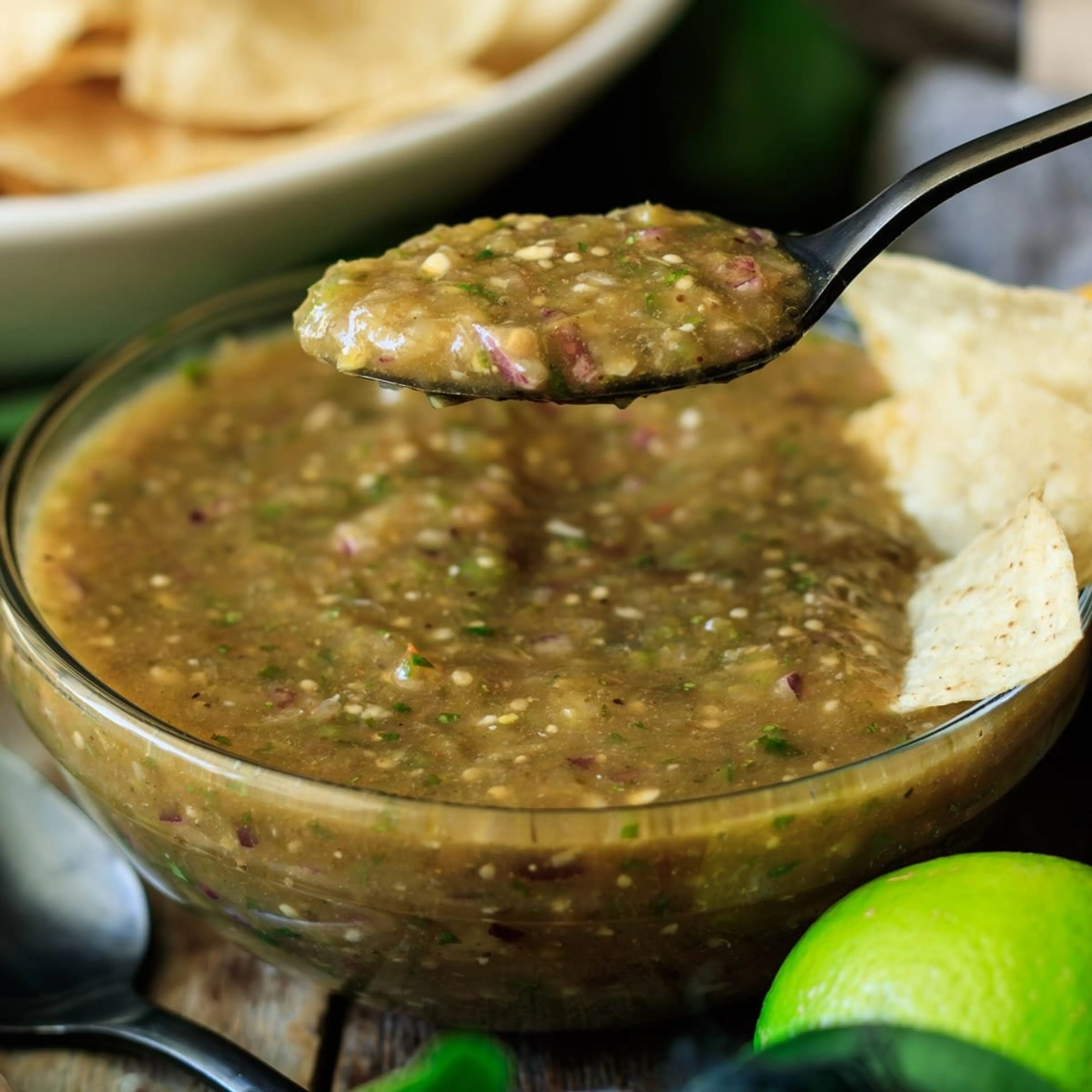 Copycat Chipotle Tomatillo-Green Chili Salsa