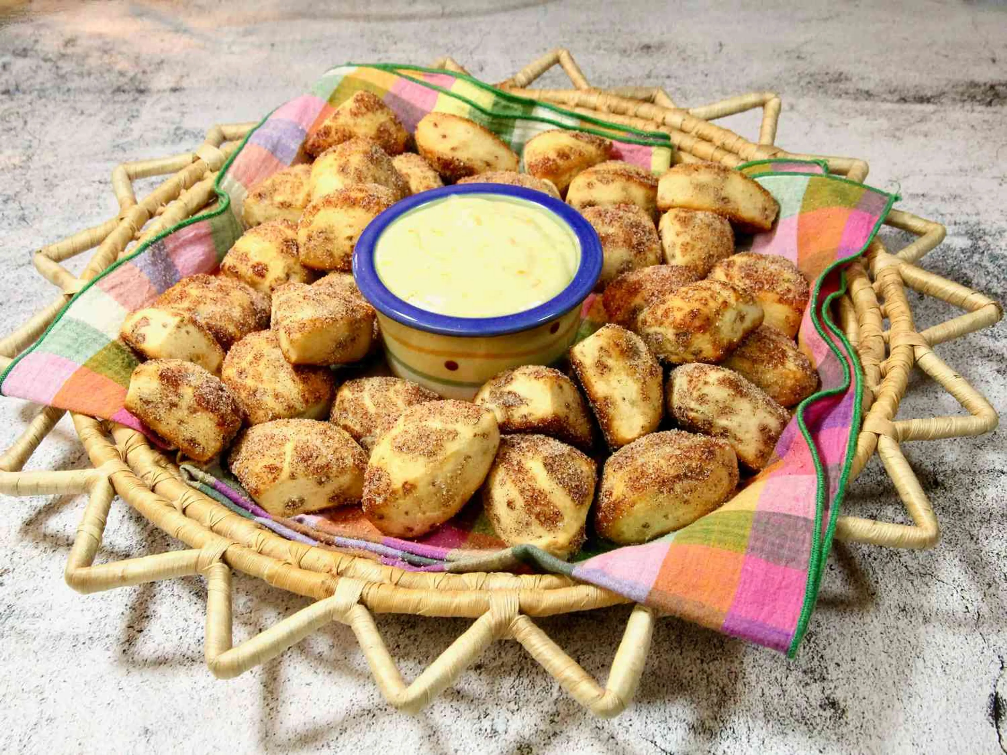 Air Fryer Cinnamon Roll Bites