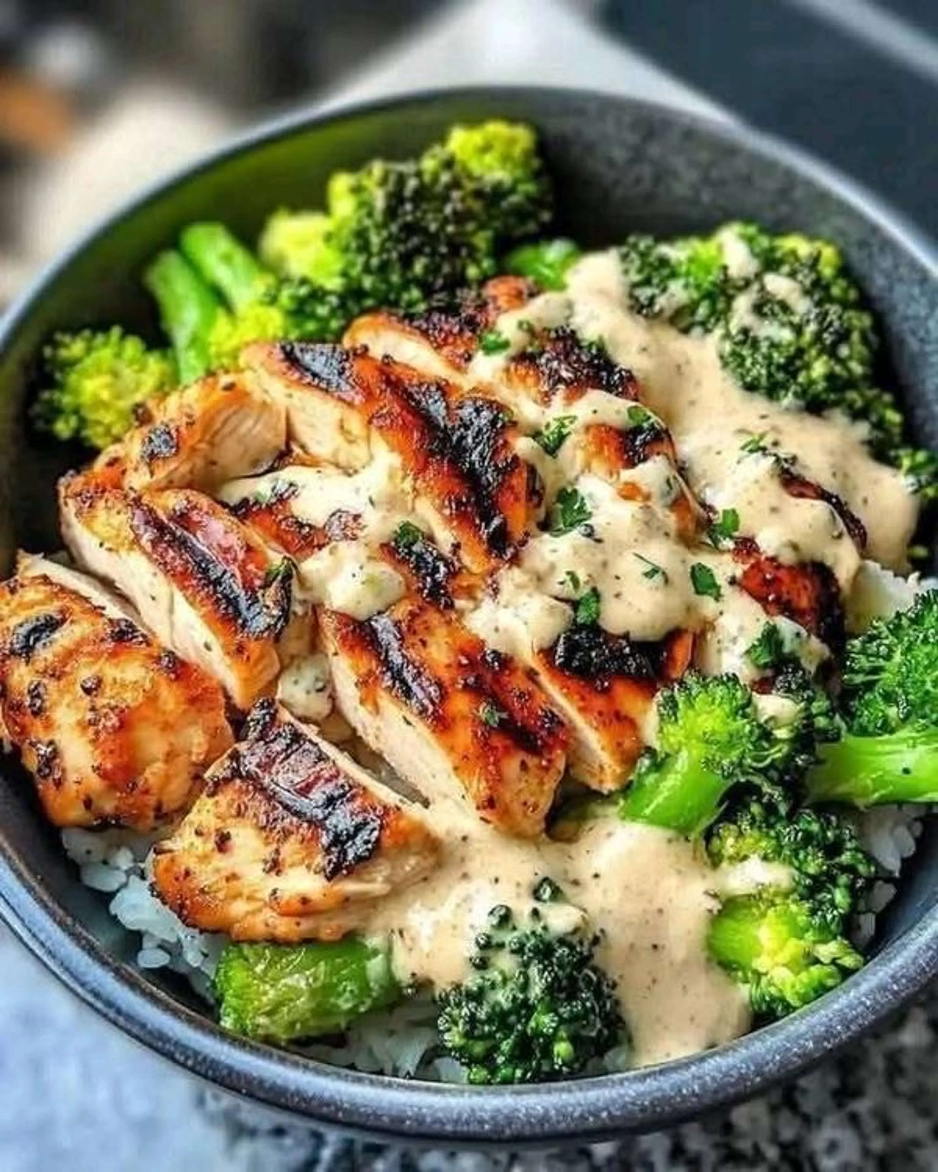 Grilled Chicken & Broccoli w/ Creamy Garlic Sauce