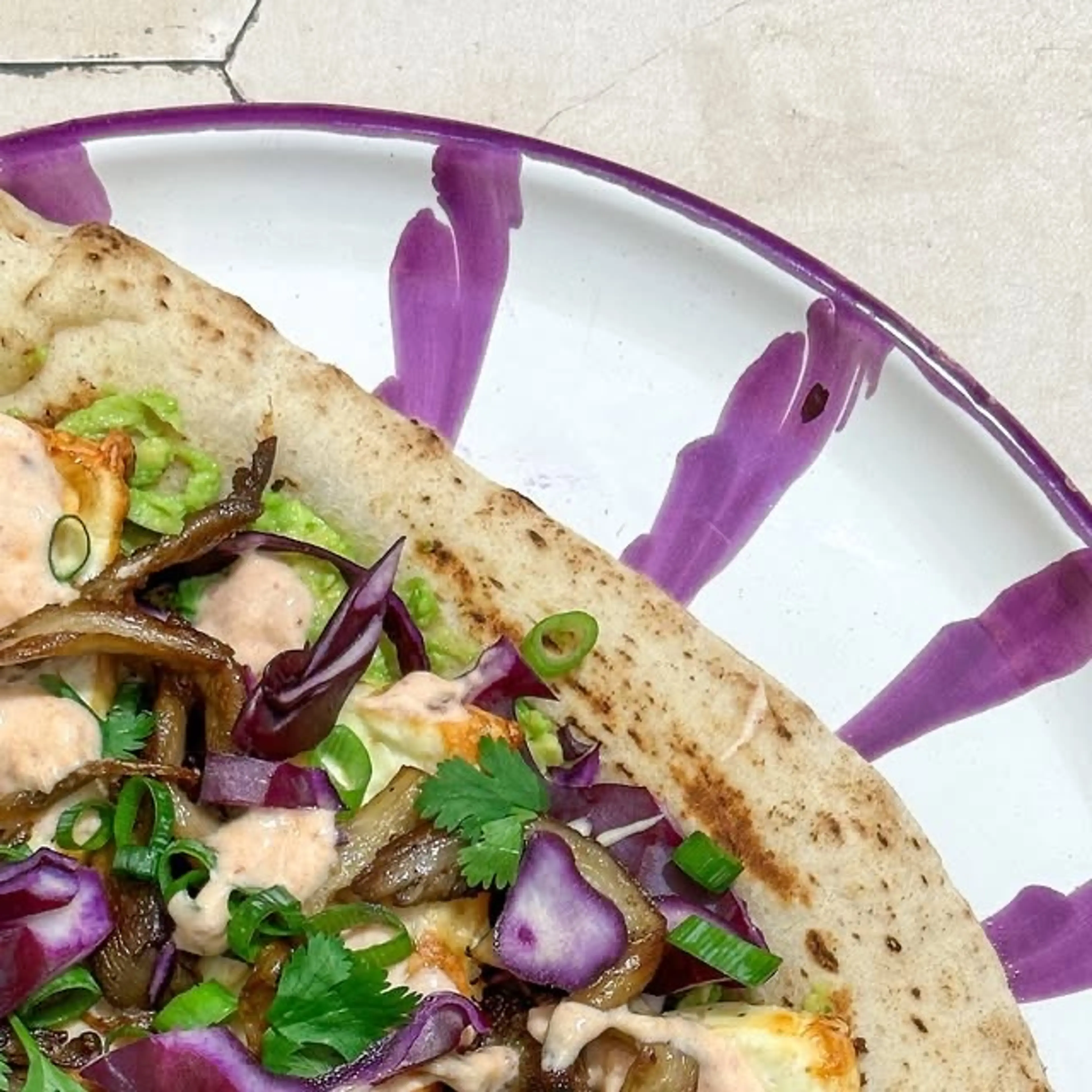 Halloumi & Oesterzwam Loaded Flatbread