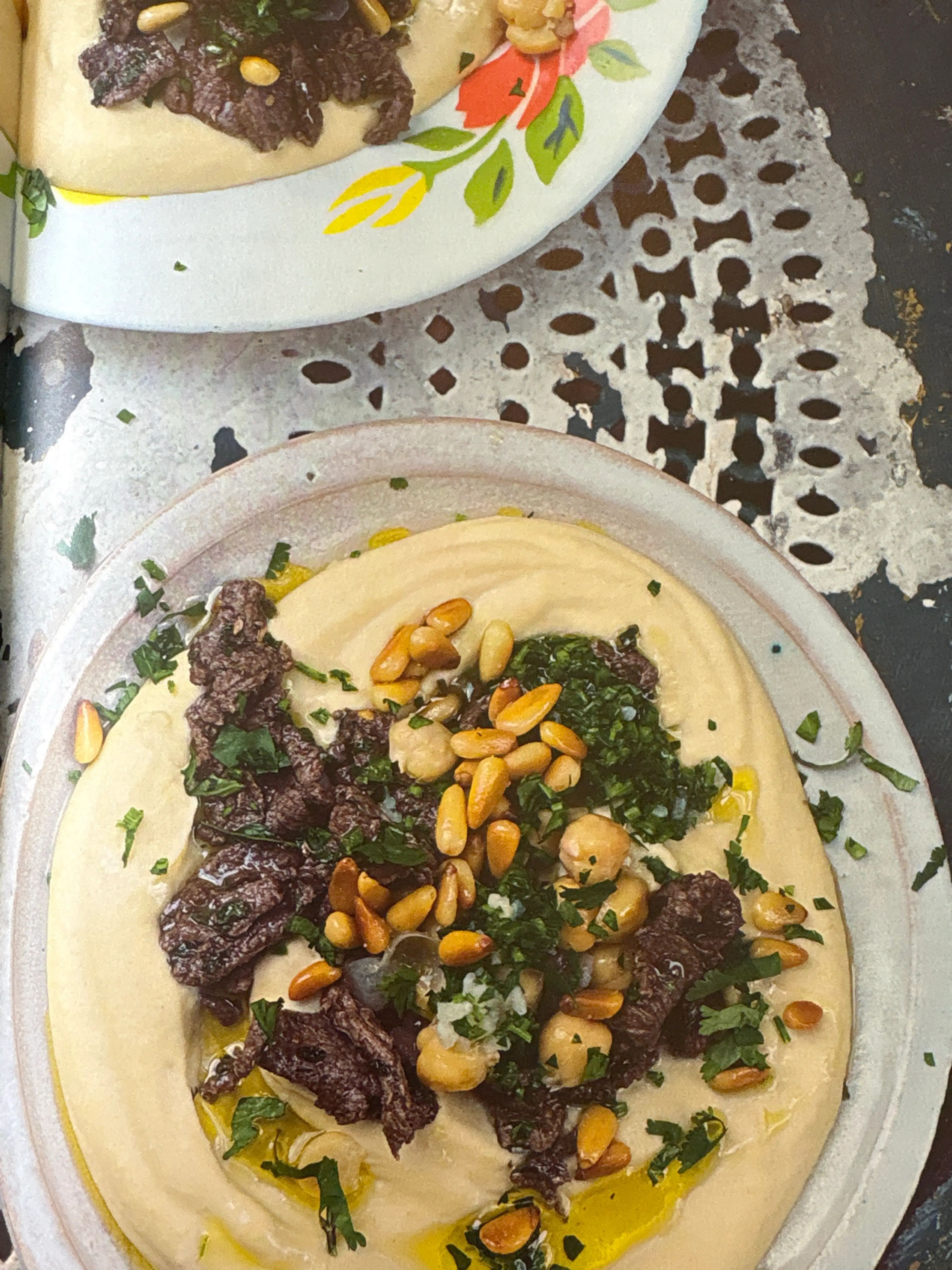 Hummus kawarma (lamb) with lemon sauce