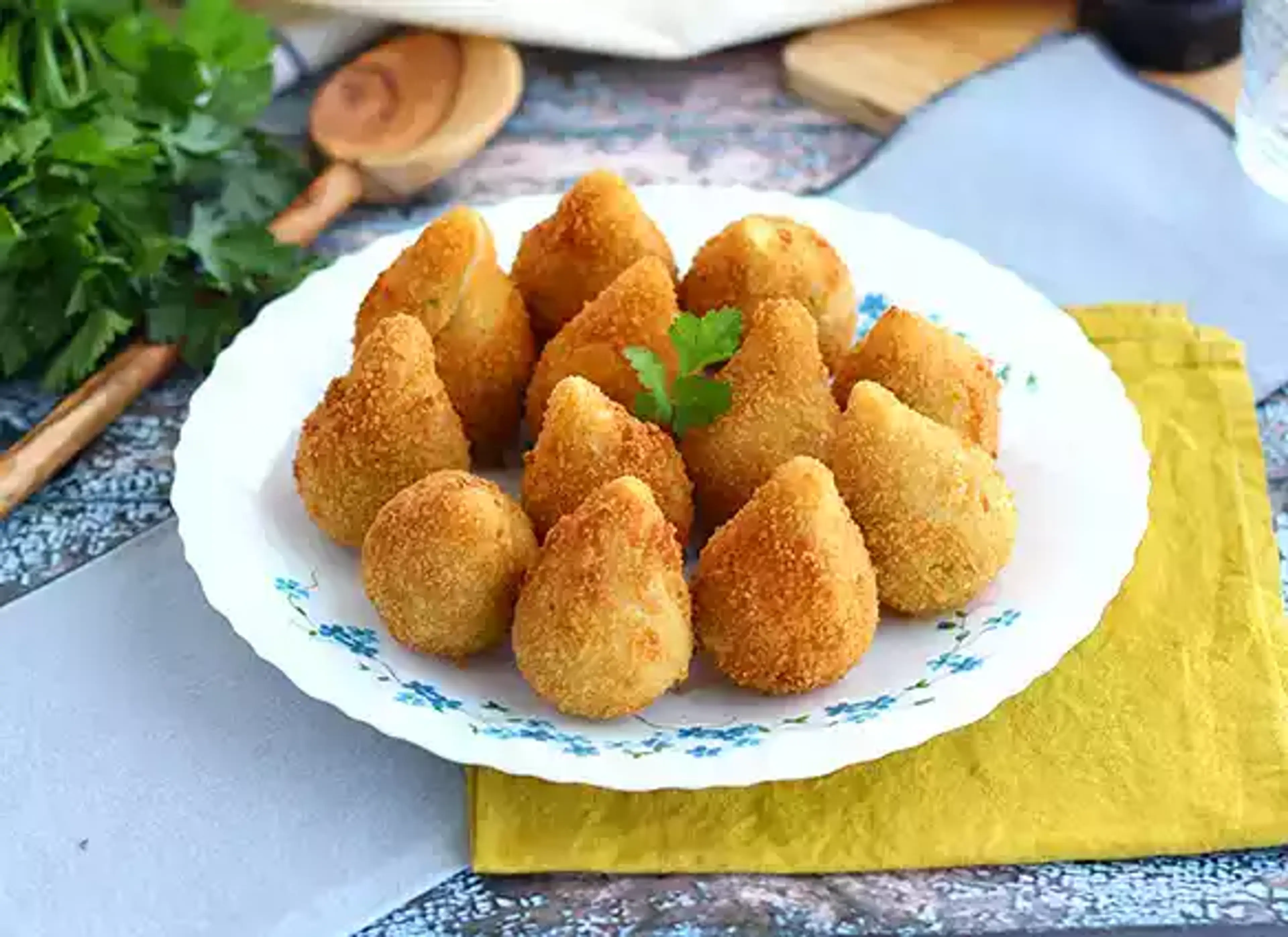 Coxinhas (croquettes au poulet brésiliennes)