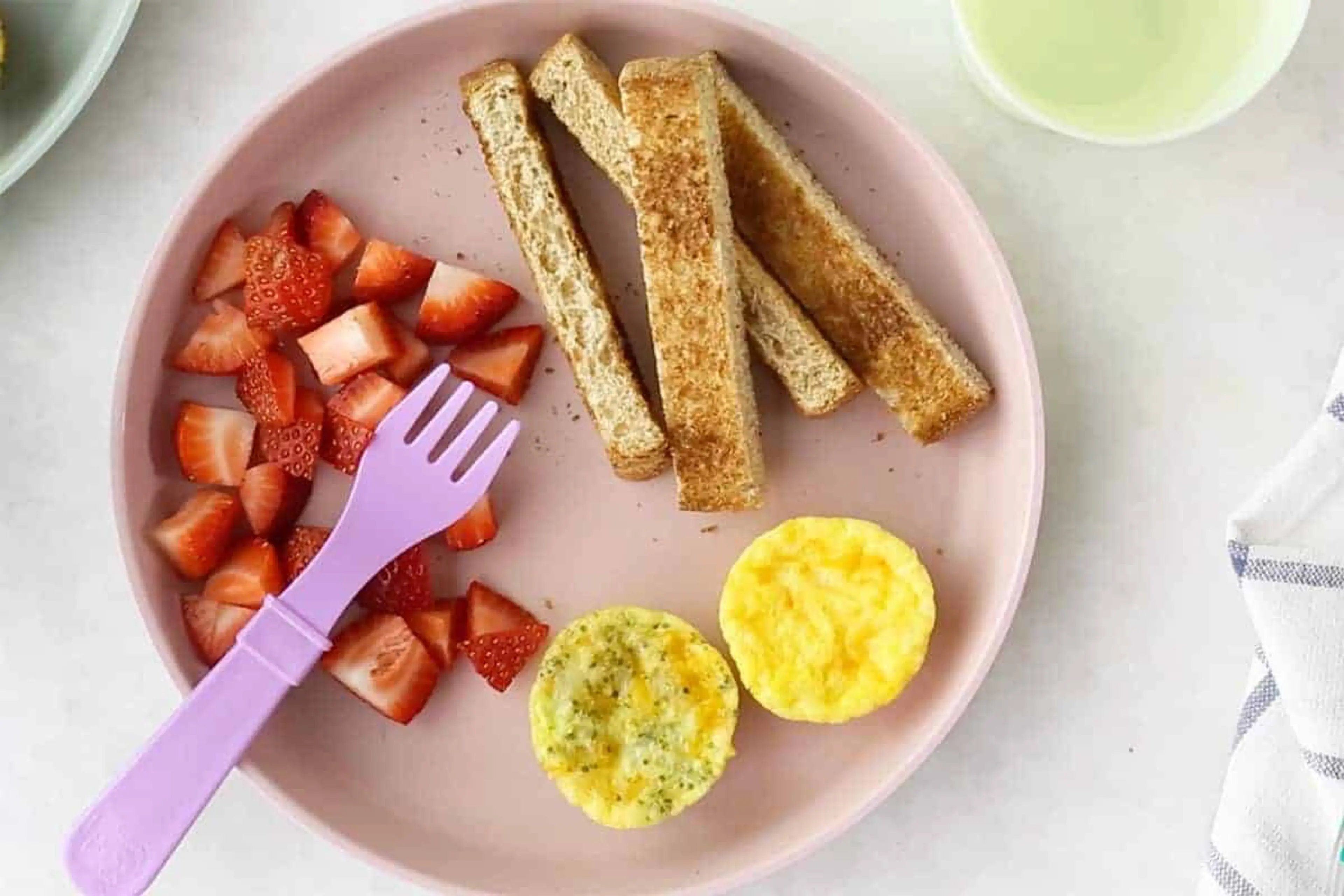 Mini Egg Muffins with Cheese and Veggies