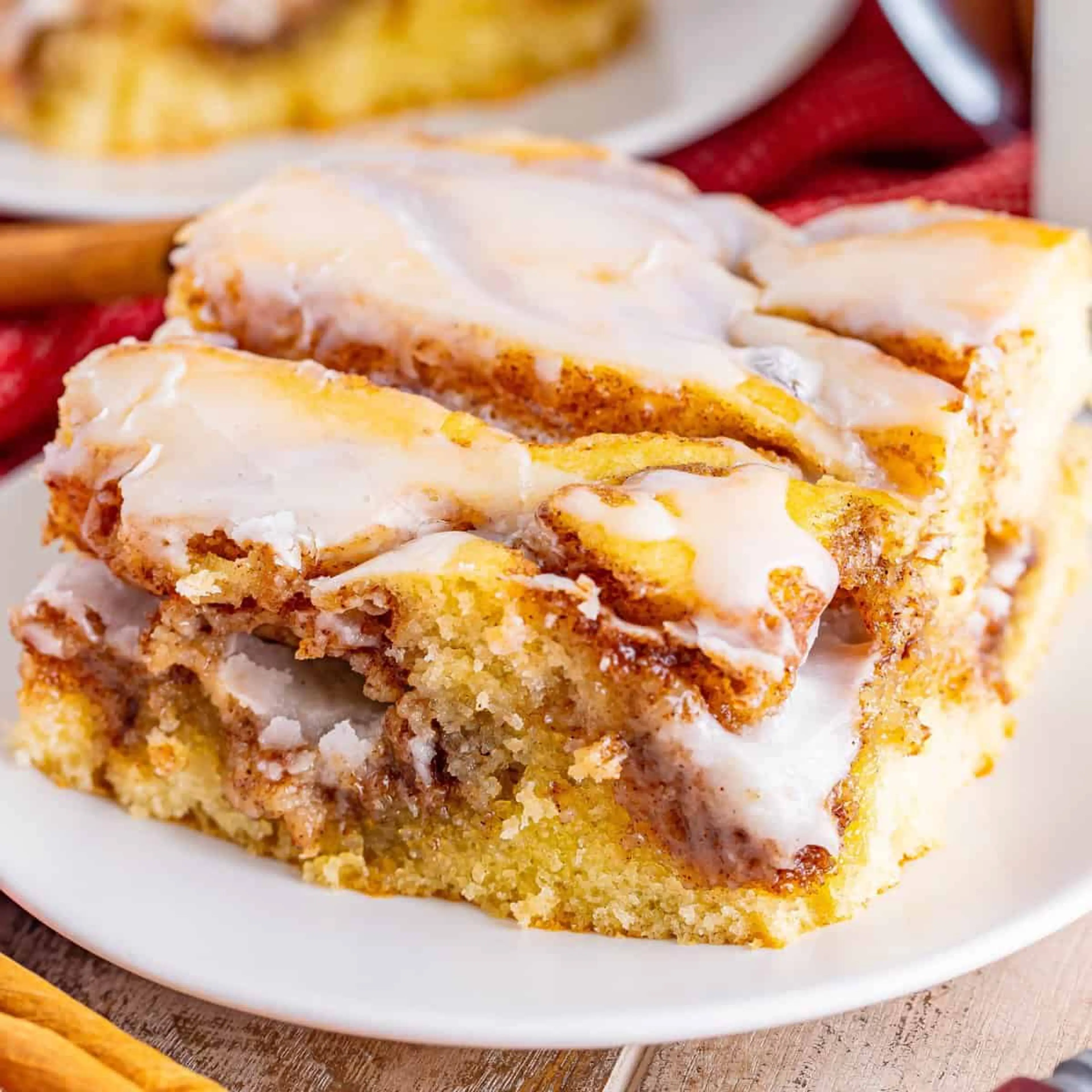 Cinnamon Roll Cake (+Video)