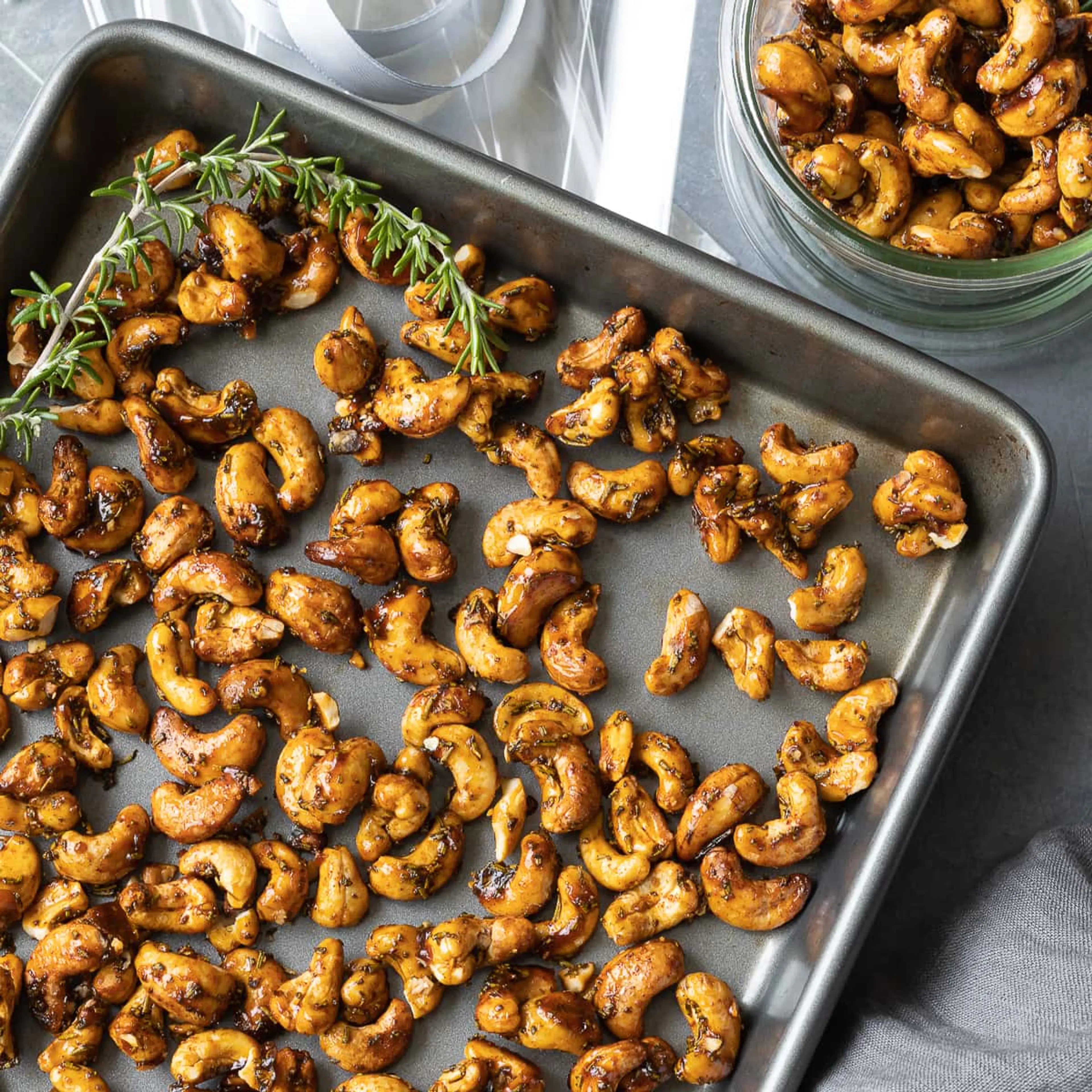 Sweet and Spicy Roasted Cashews
