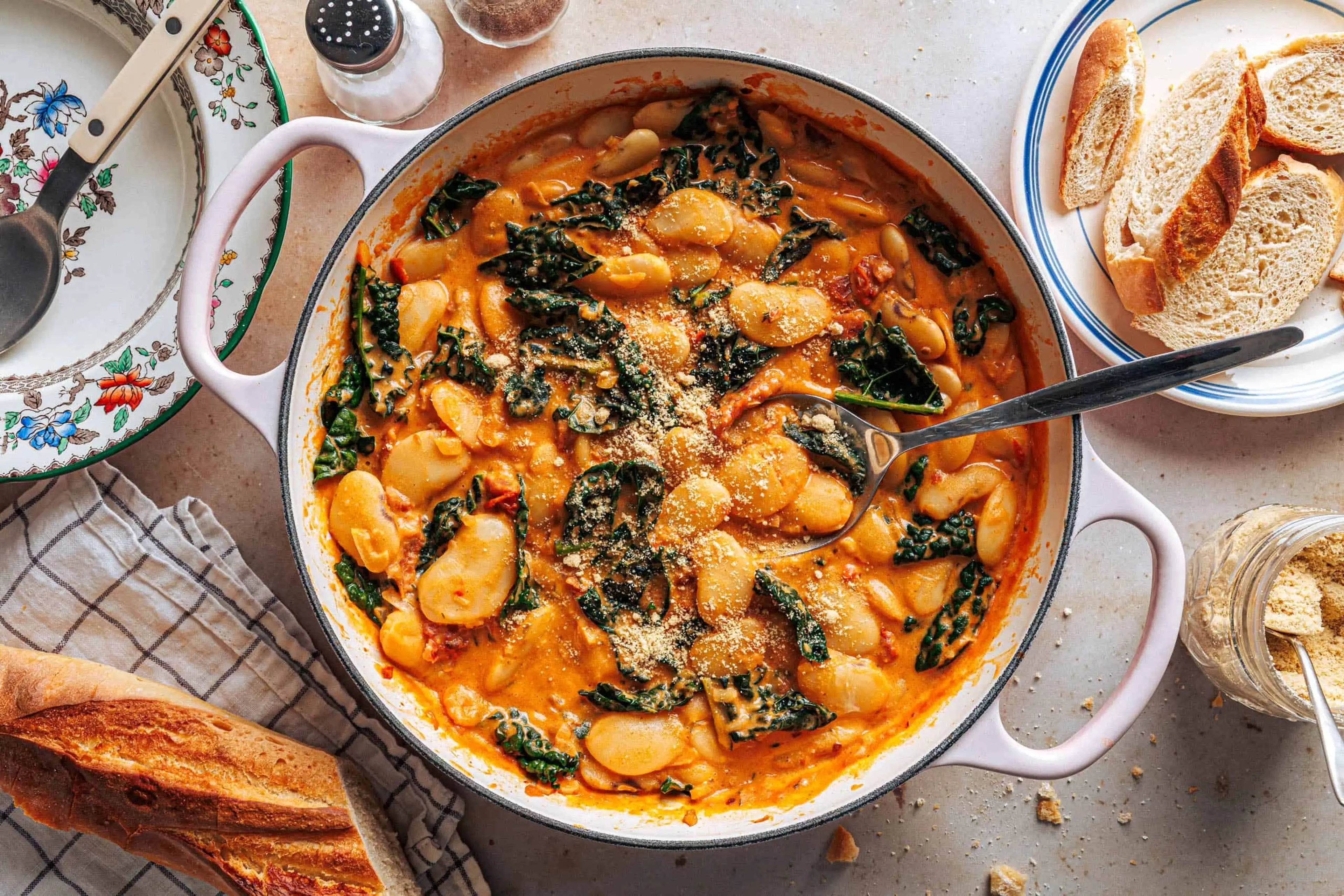 Marry Me Beans – cremige weiße Bohnen in Tomaten-Sahnesauce