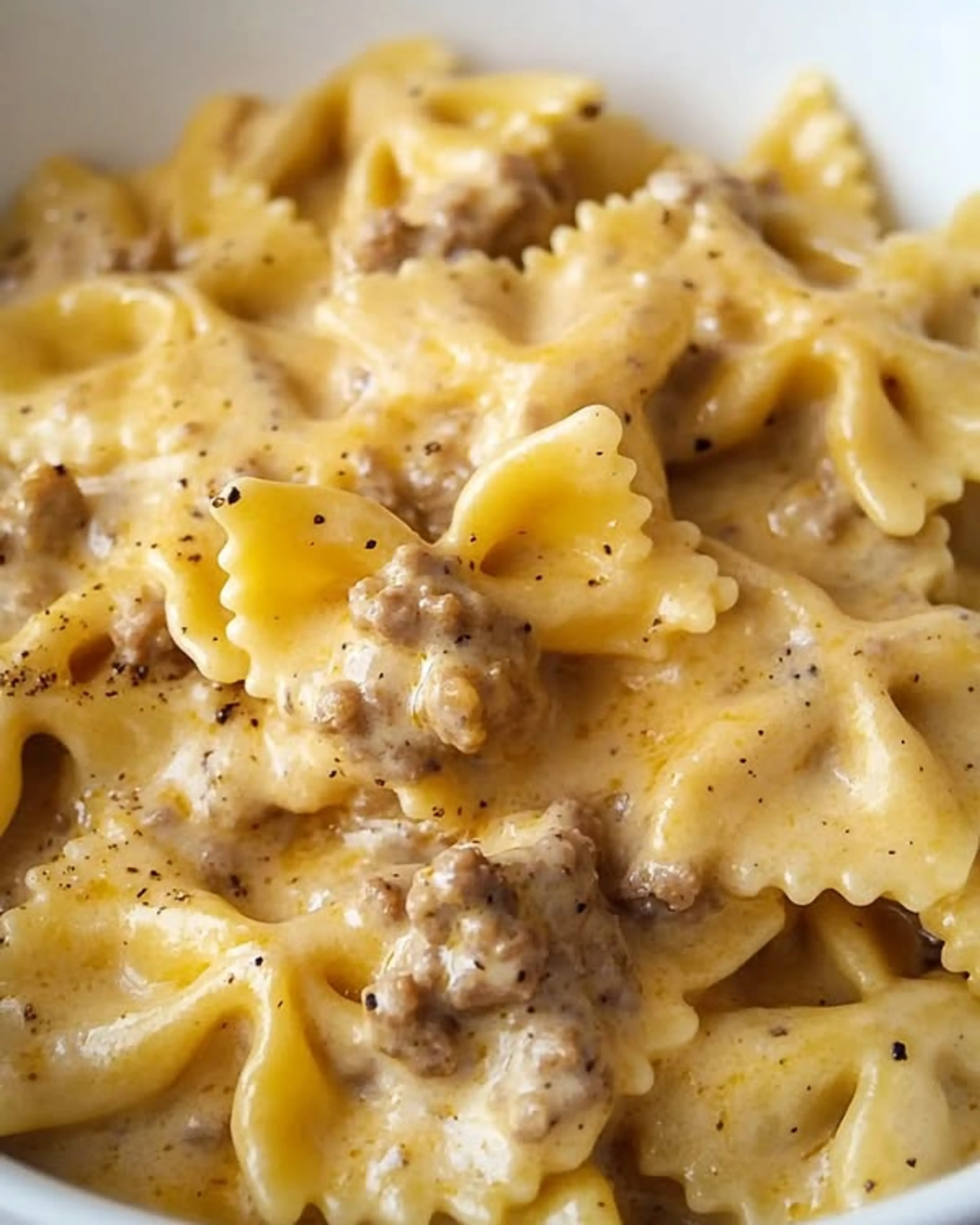 Farfalle Con Salsiccia, Panna E Zafferano