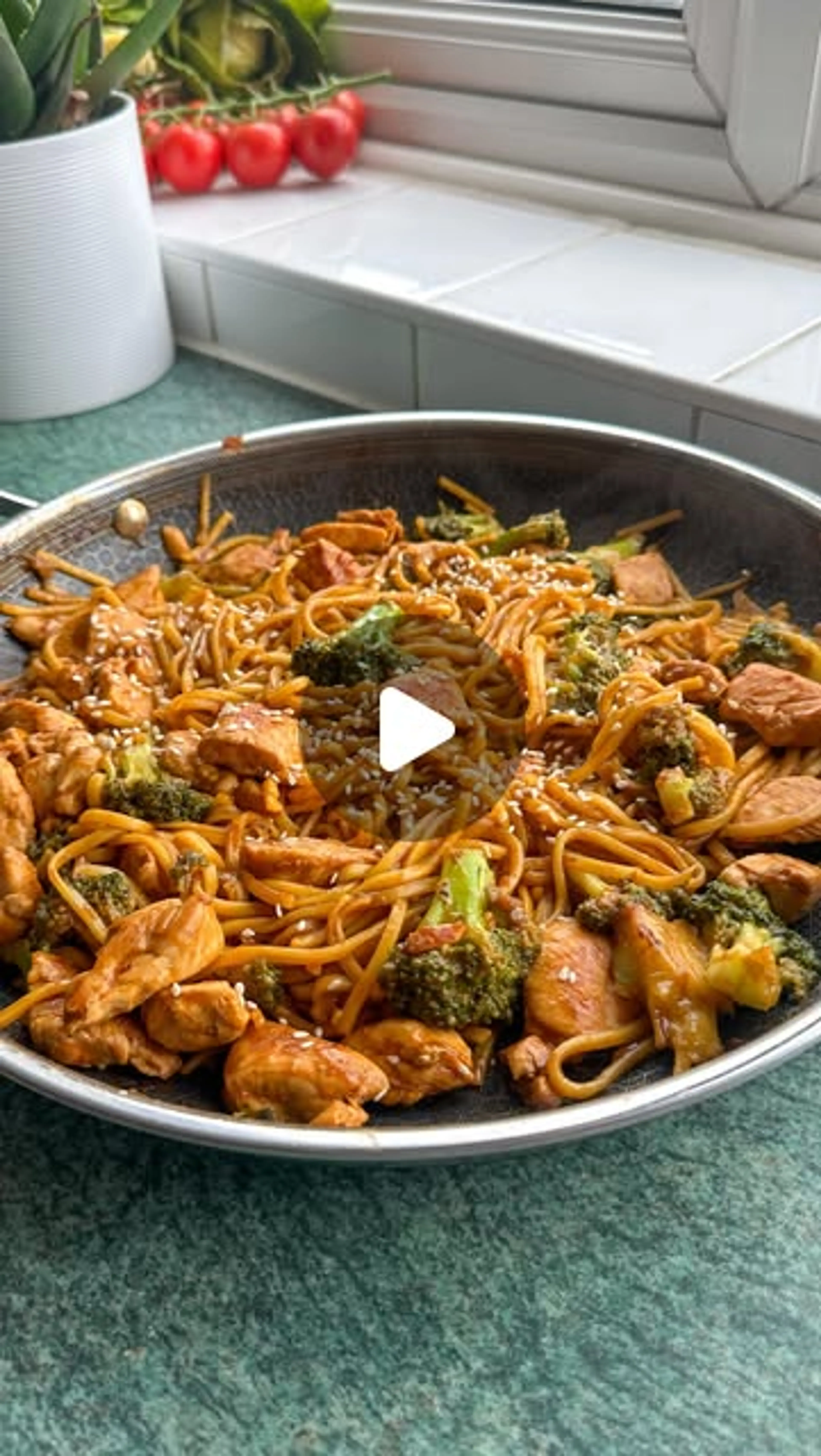 Recipe: Sticky Chicken & Broccoli Noodles