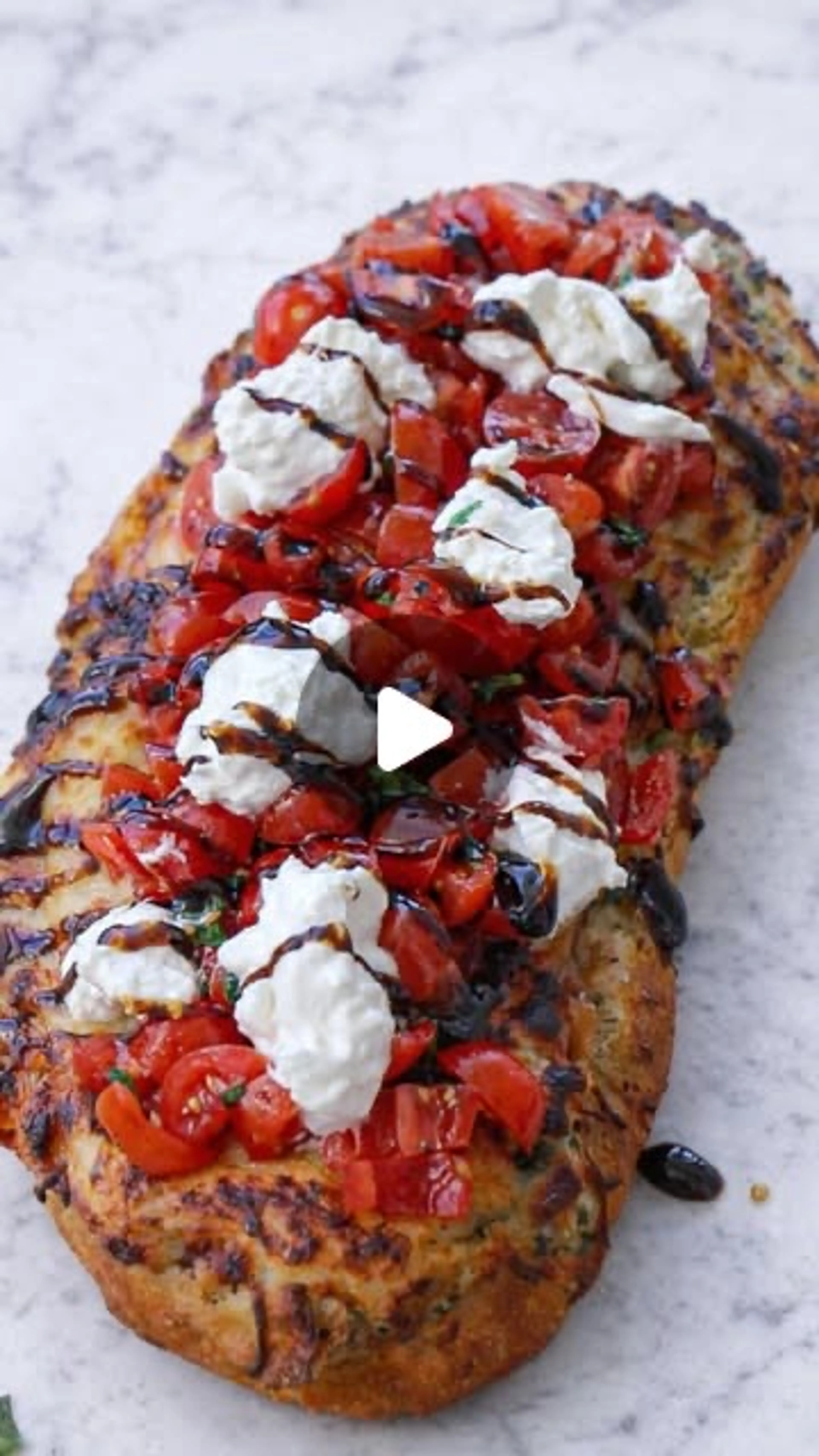 Caprese Garlic Bread. for the Garlic Girls. Comment “bread”