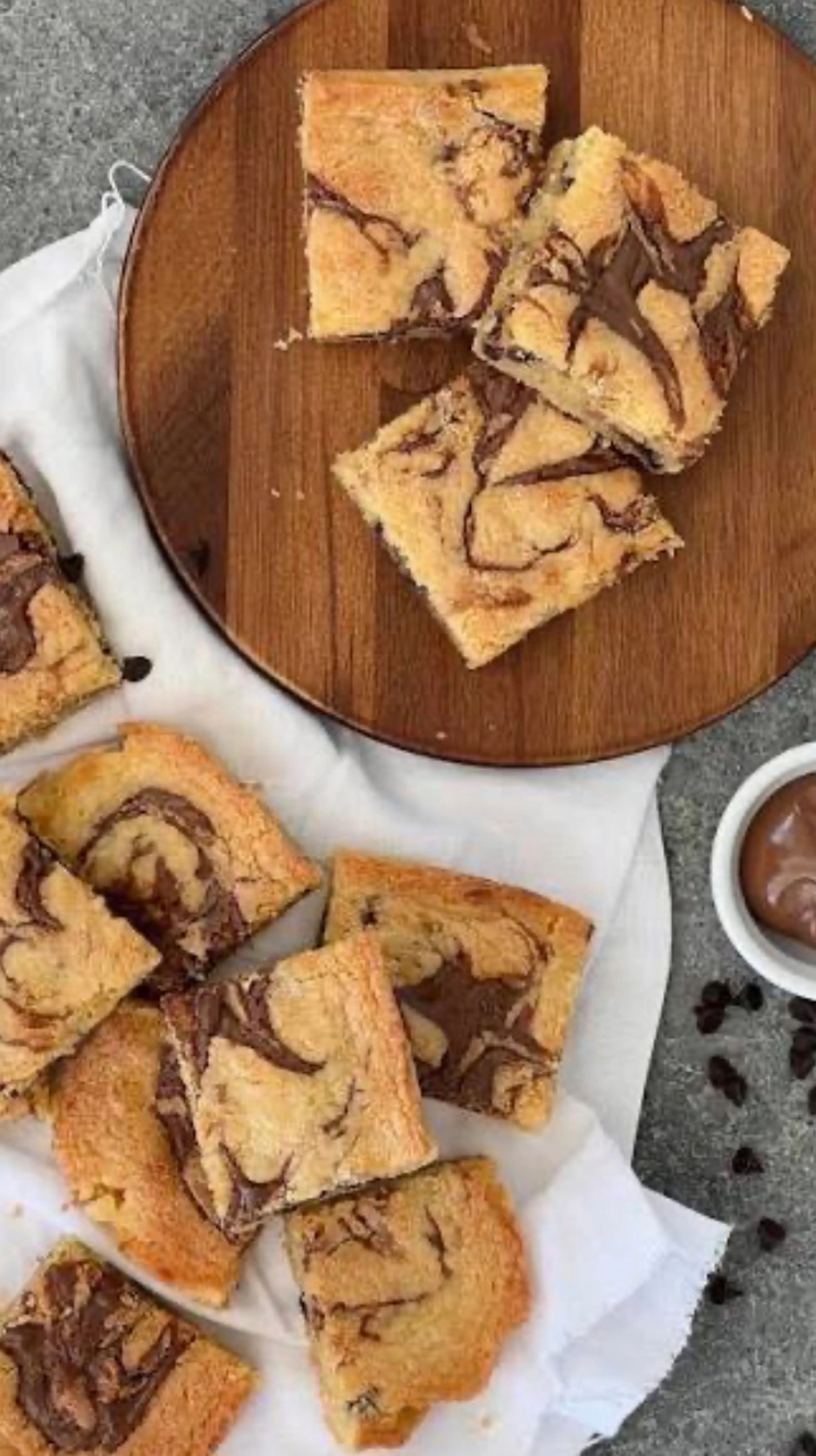 Nutella-Swirled Chocolate Chip Blondies