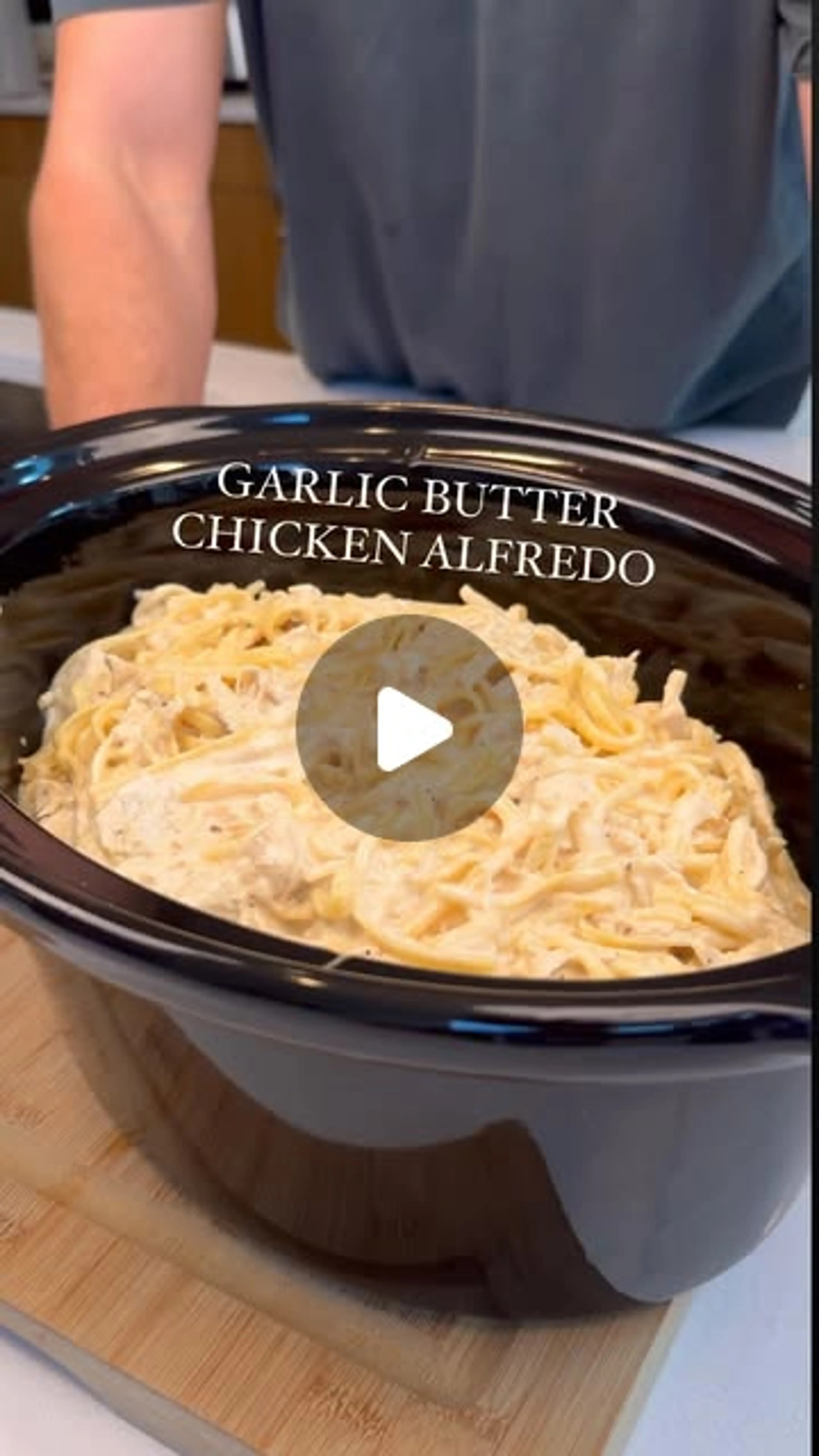 Slow Cooker Garlic Butter Chicken Alfredo