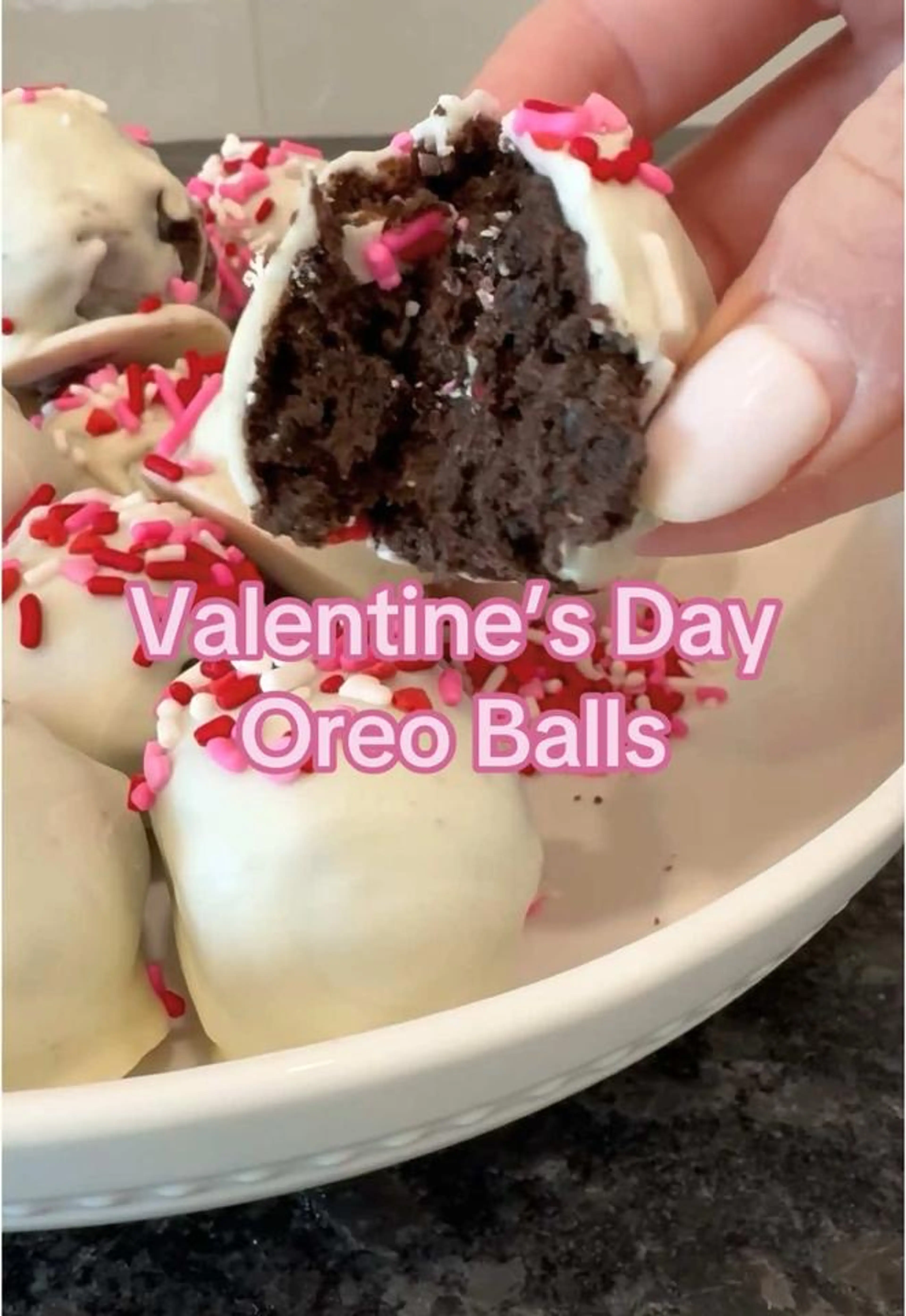 These Oreo Balls Are the Perfect Valentine’s Day Treat— Fudg