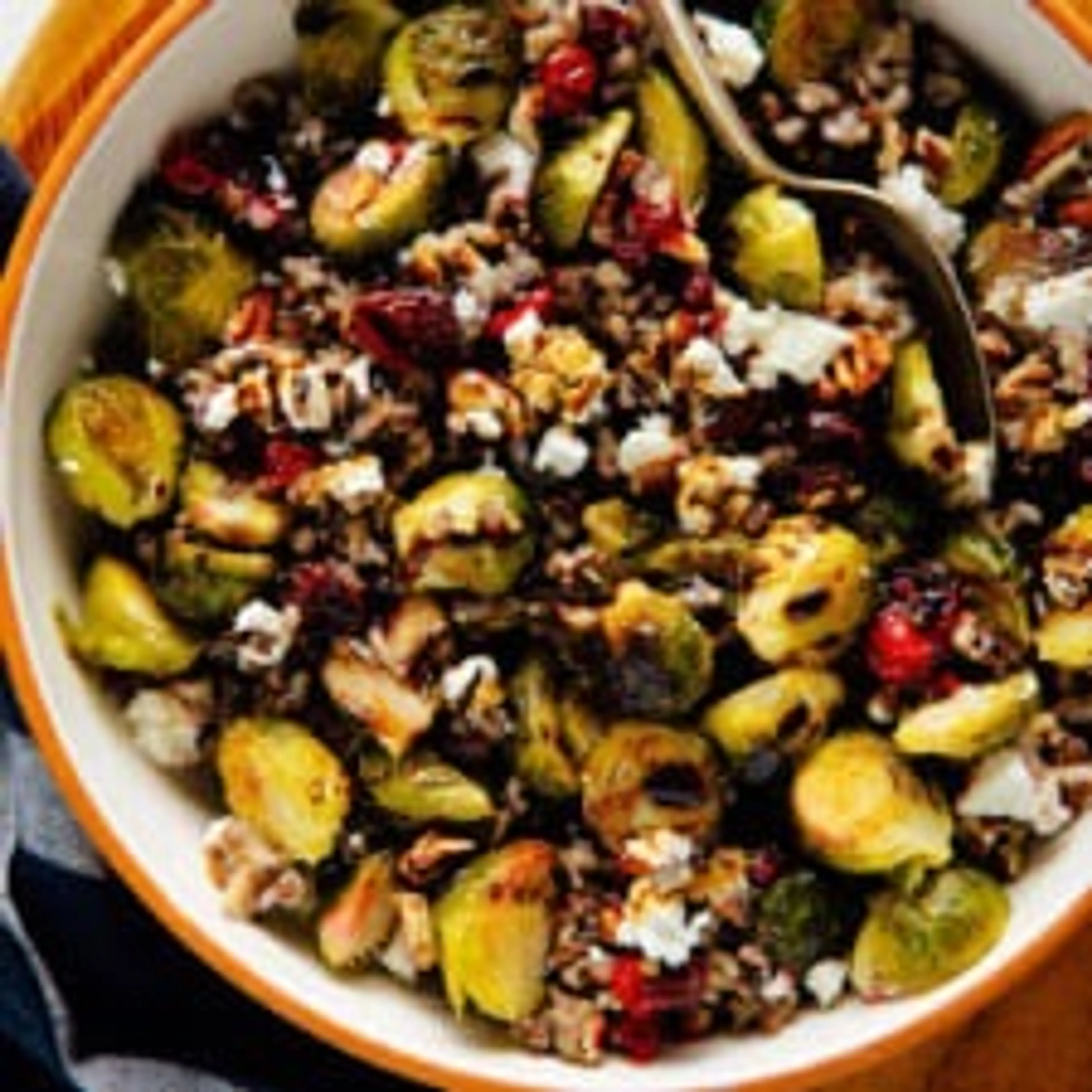 Geröstete Cranberries und Rosenkohl auf Wildreis