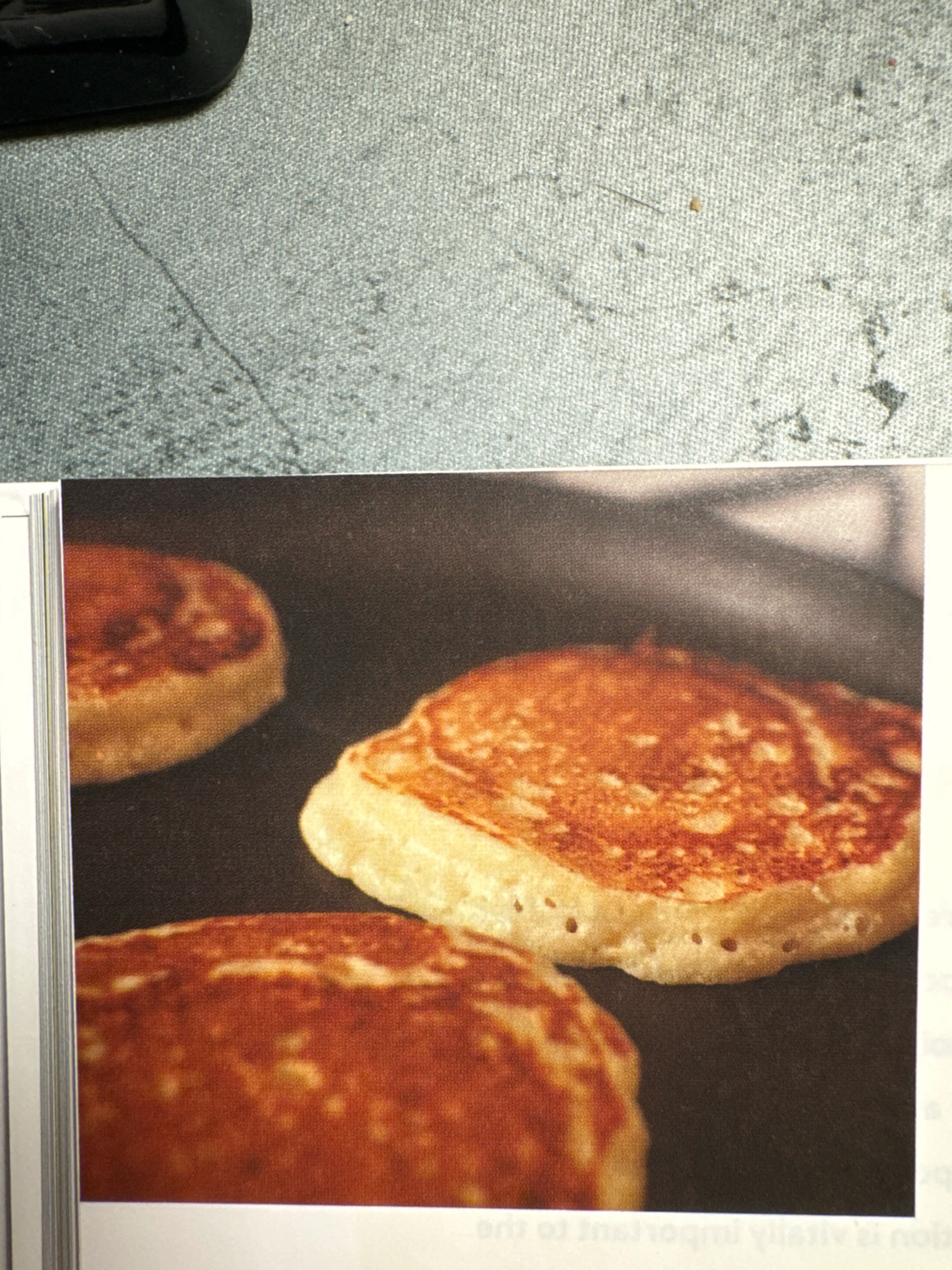 LIGHT AND FLUFFY BUTTERMILK PANCAKES