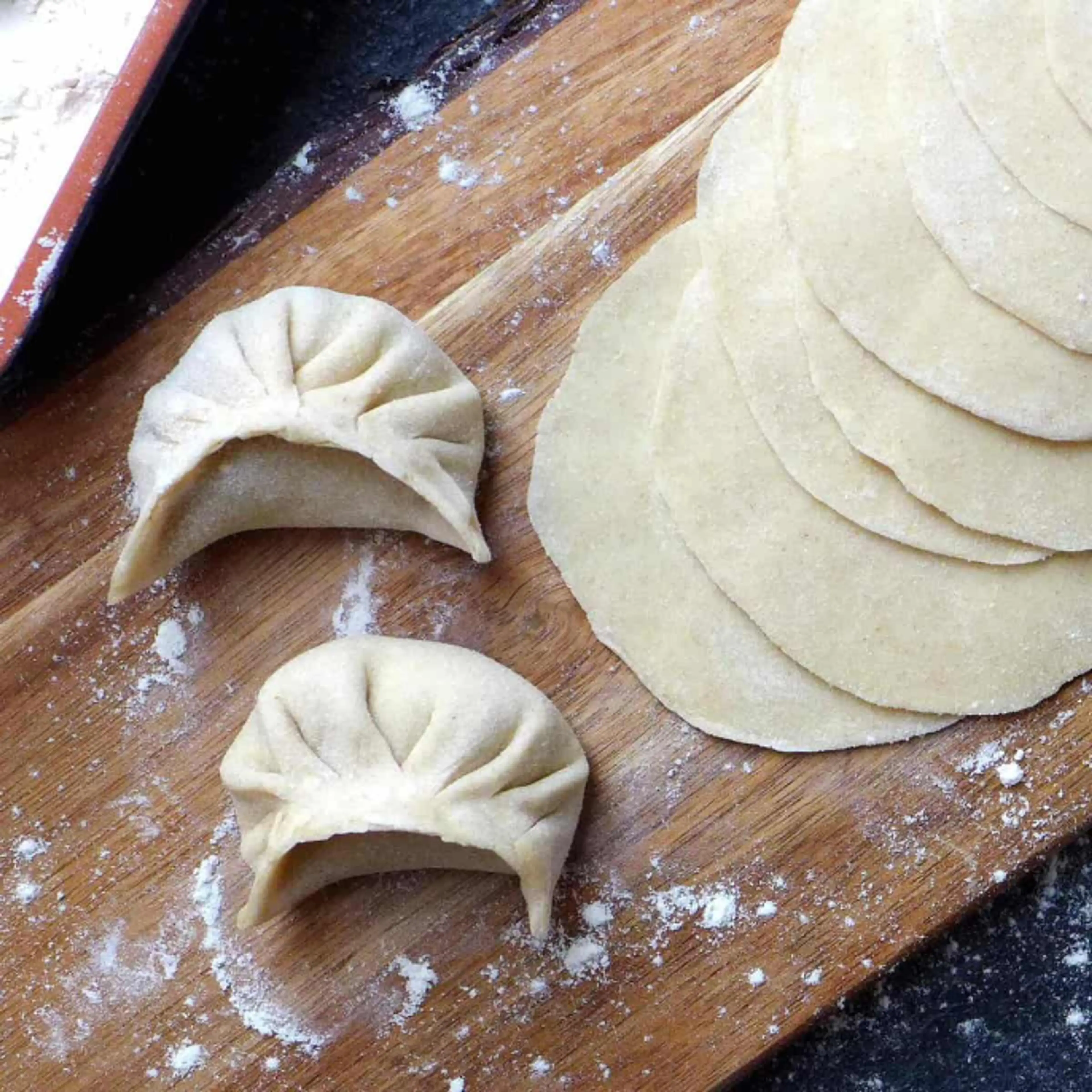 Homemade dumpling wrappers (饺子皮)
