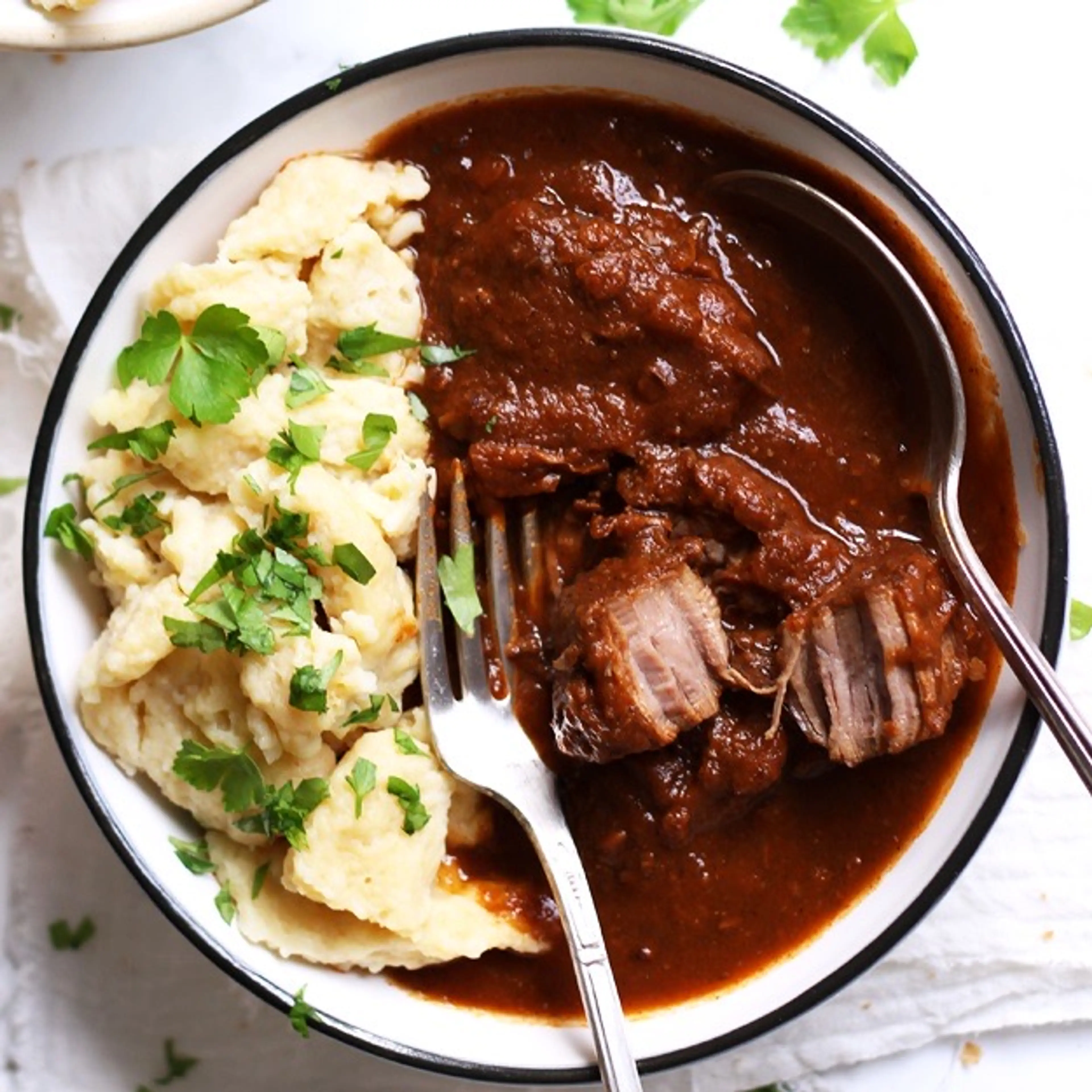 Sämiges Rindsgulasch aus Österreich