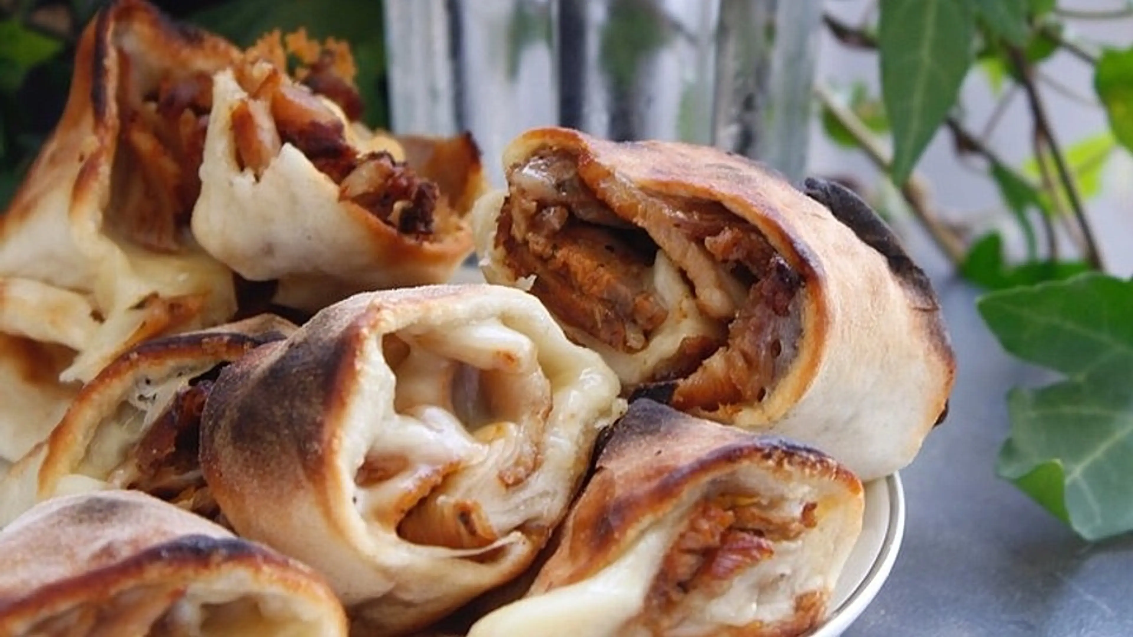 Pizzabrötchen aus dem Kontaktgrill von We5ive